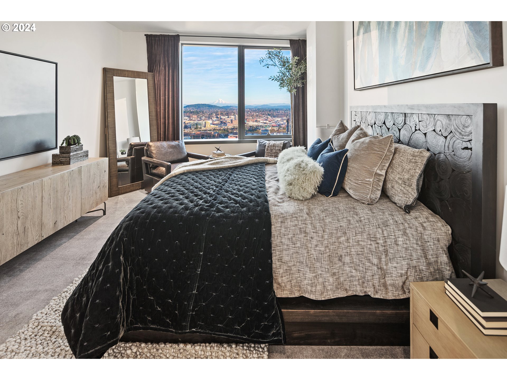 550 SW 10th AVE 2306