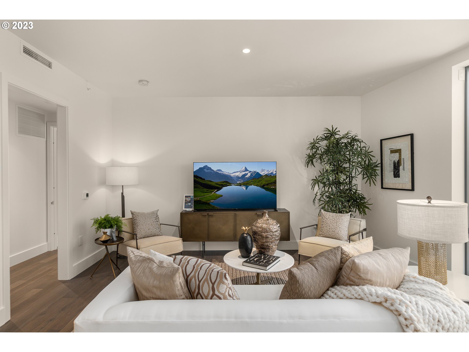 550 SW 10th AVE 3107