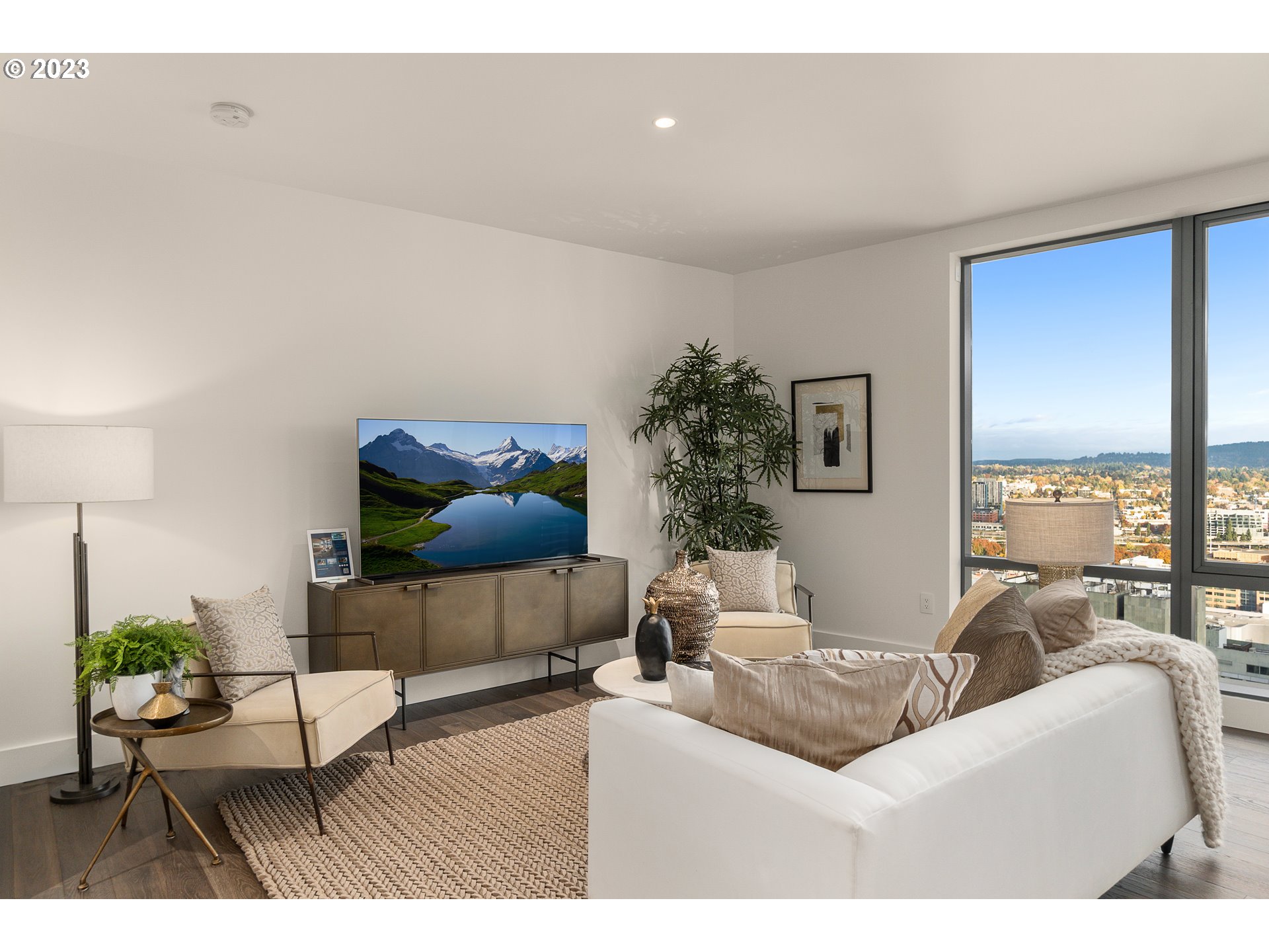 550 SW 10th AVE 3107