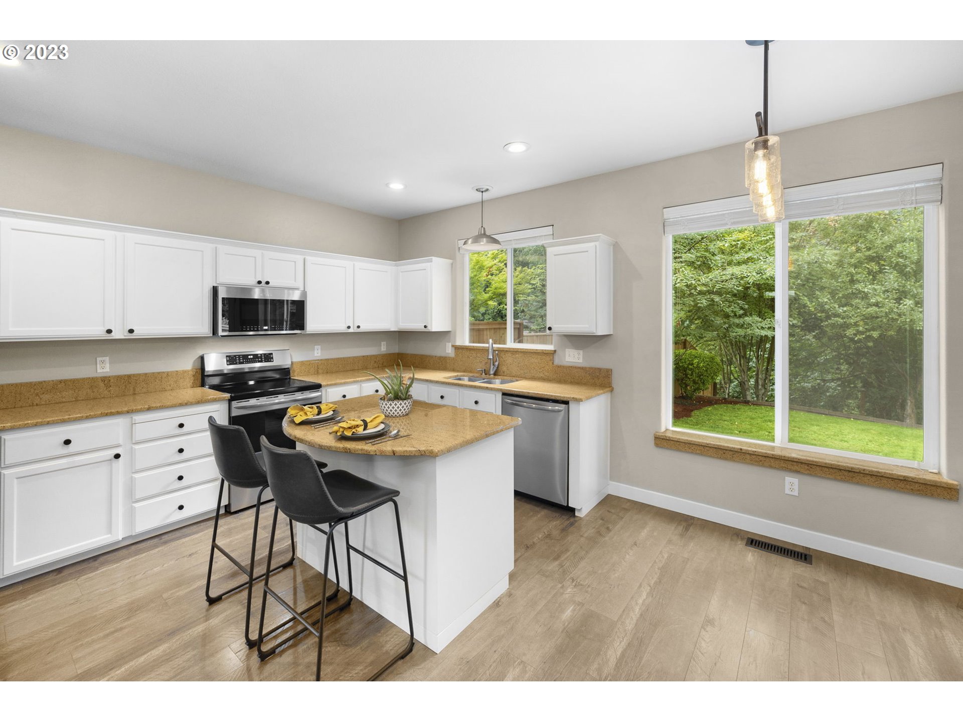 21260 SW LADYFERN DR