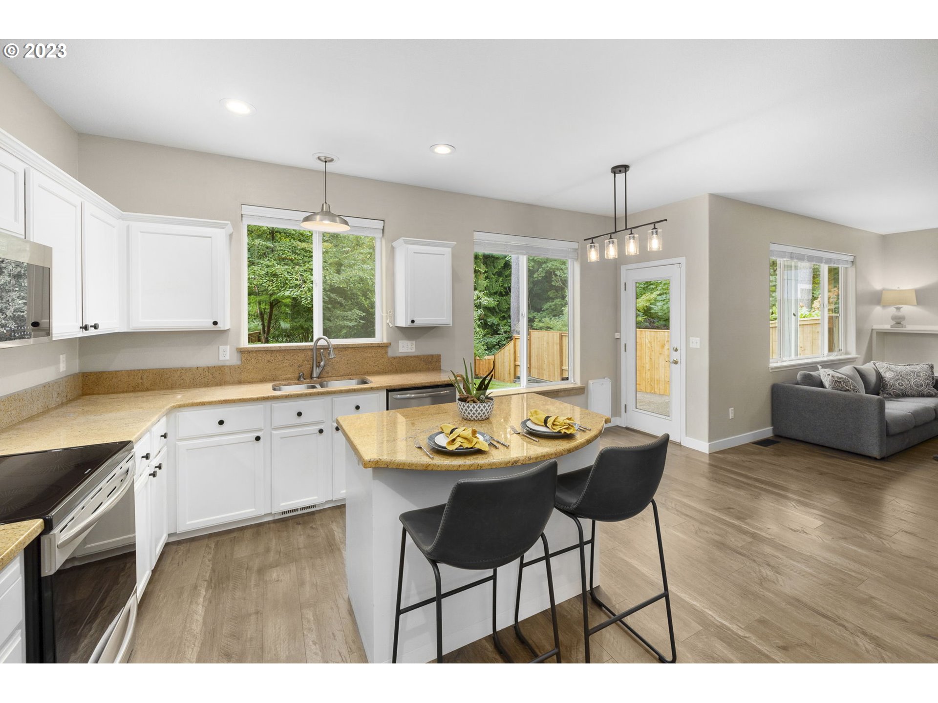 21260 SW LADYFERN DR