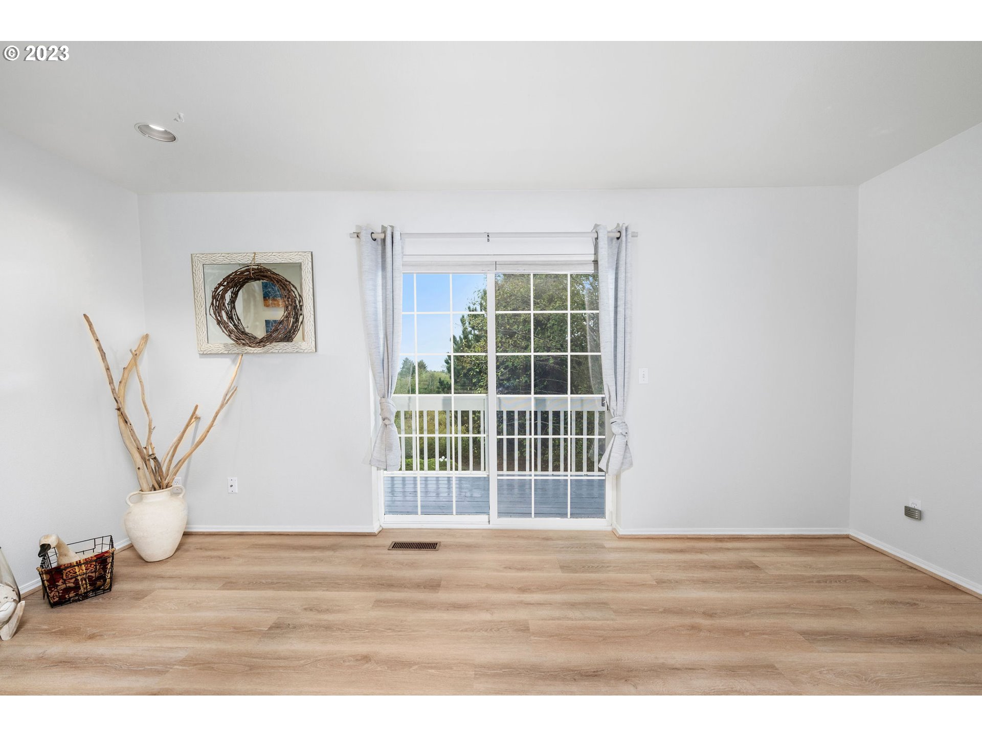 1581 Whispering Pines DR 8