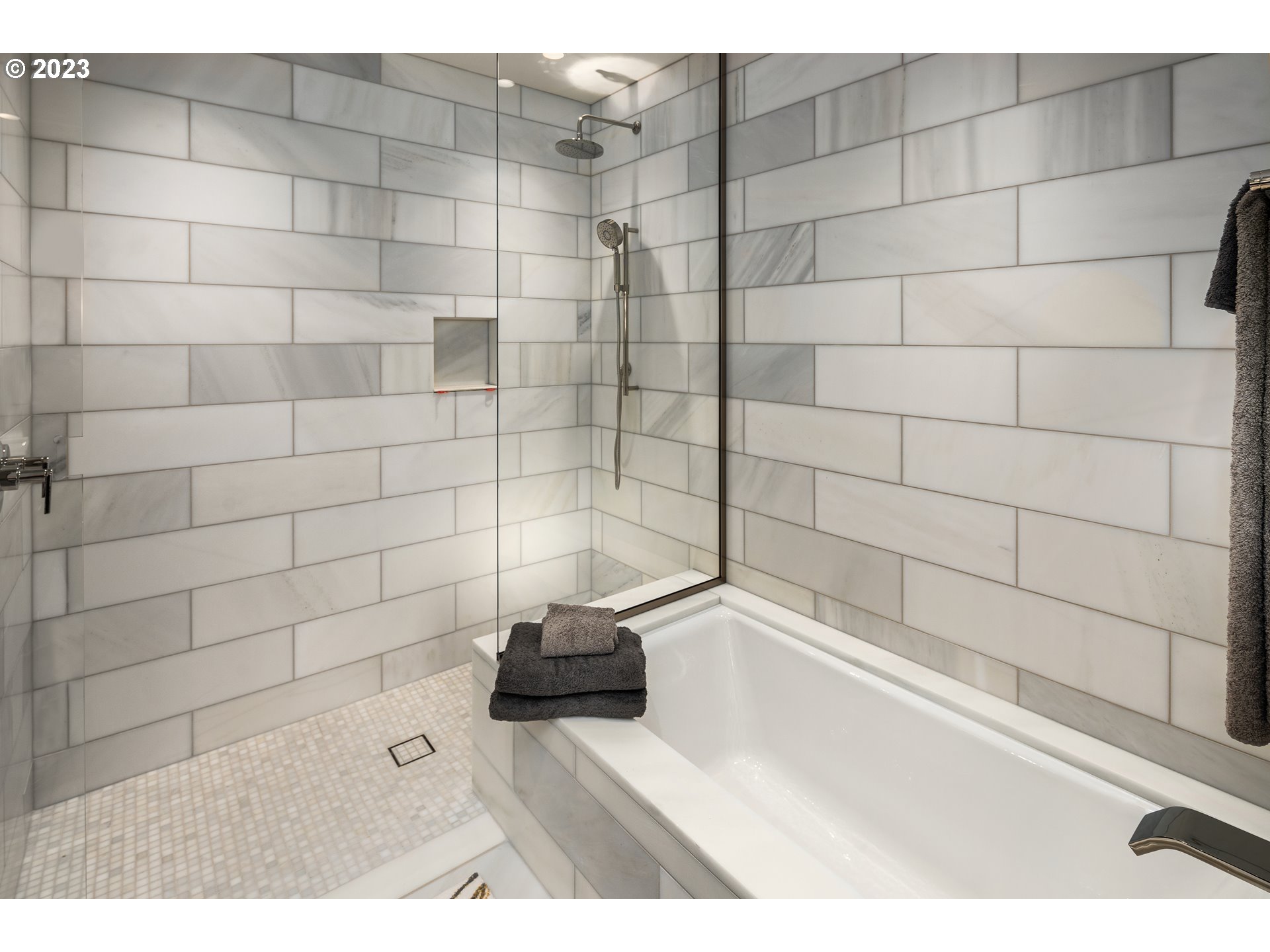 550 SW 10th AVE 2404