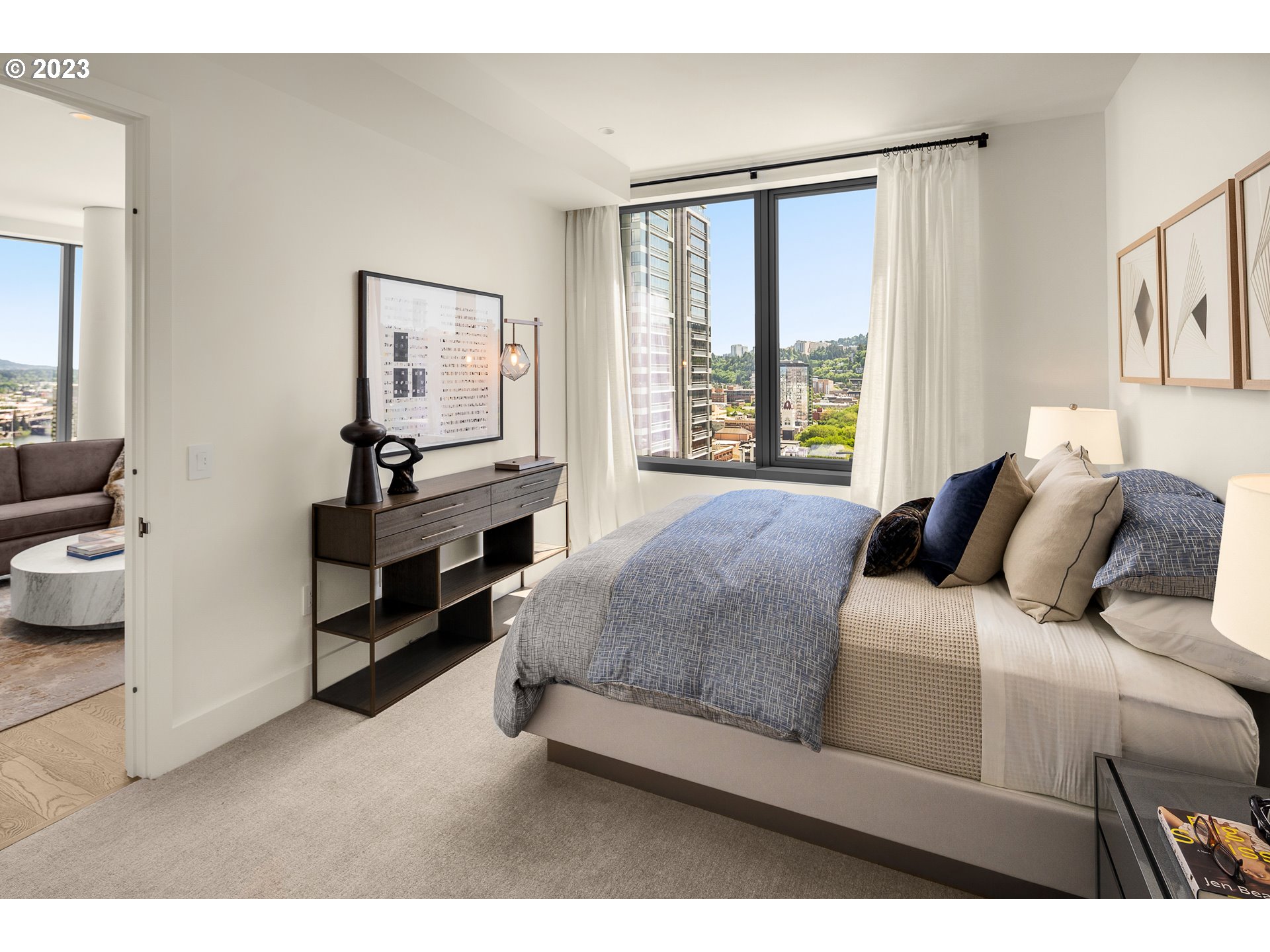 550 SW 10th AVE 2404