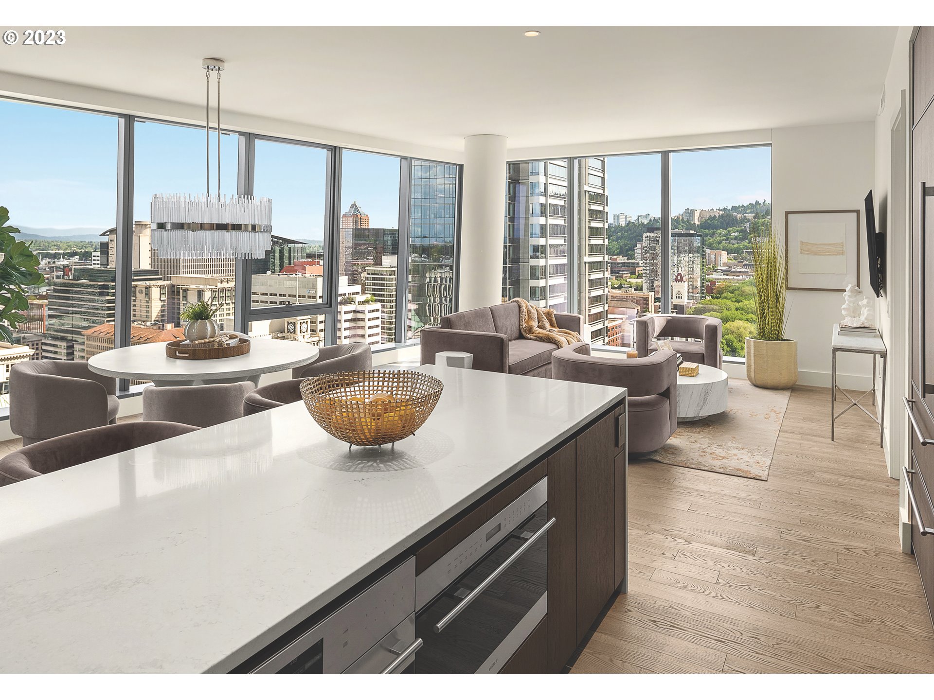 550 SW 10th AVE 2404