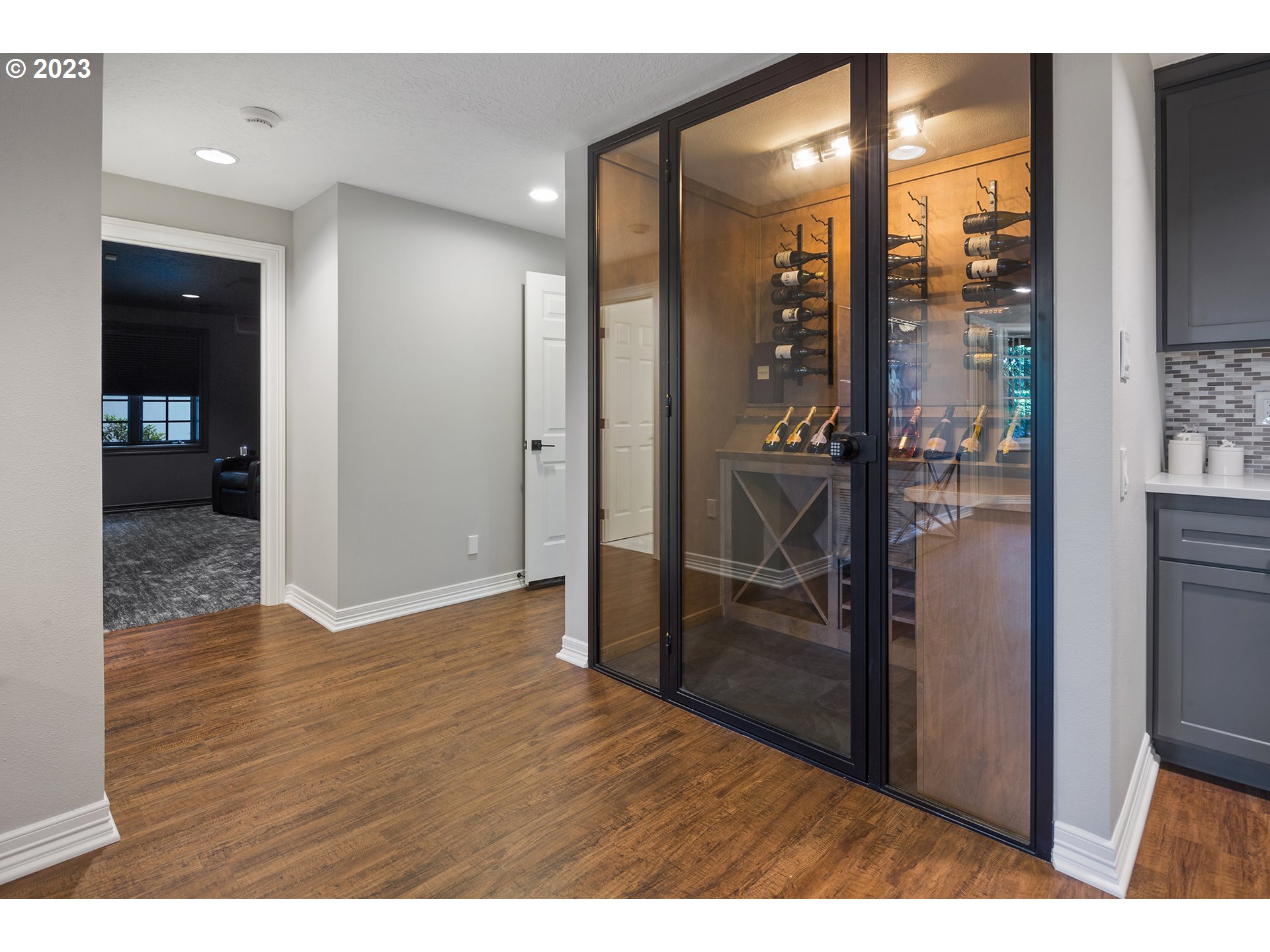 7 DOVER WAY