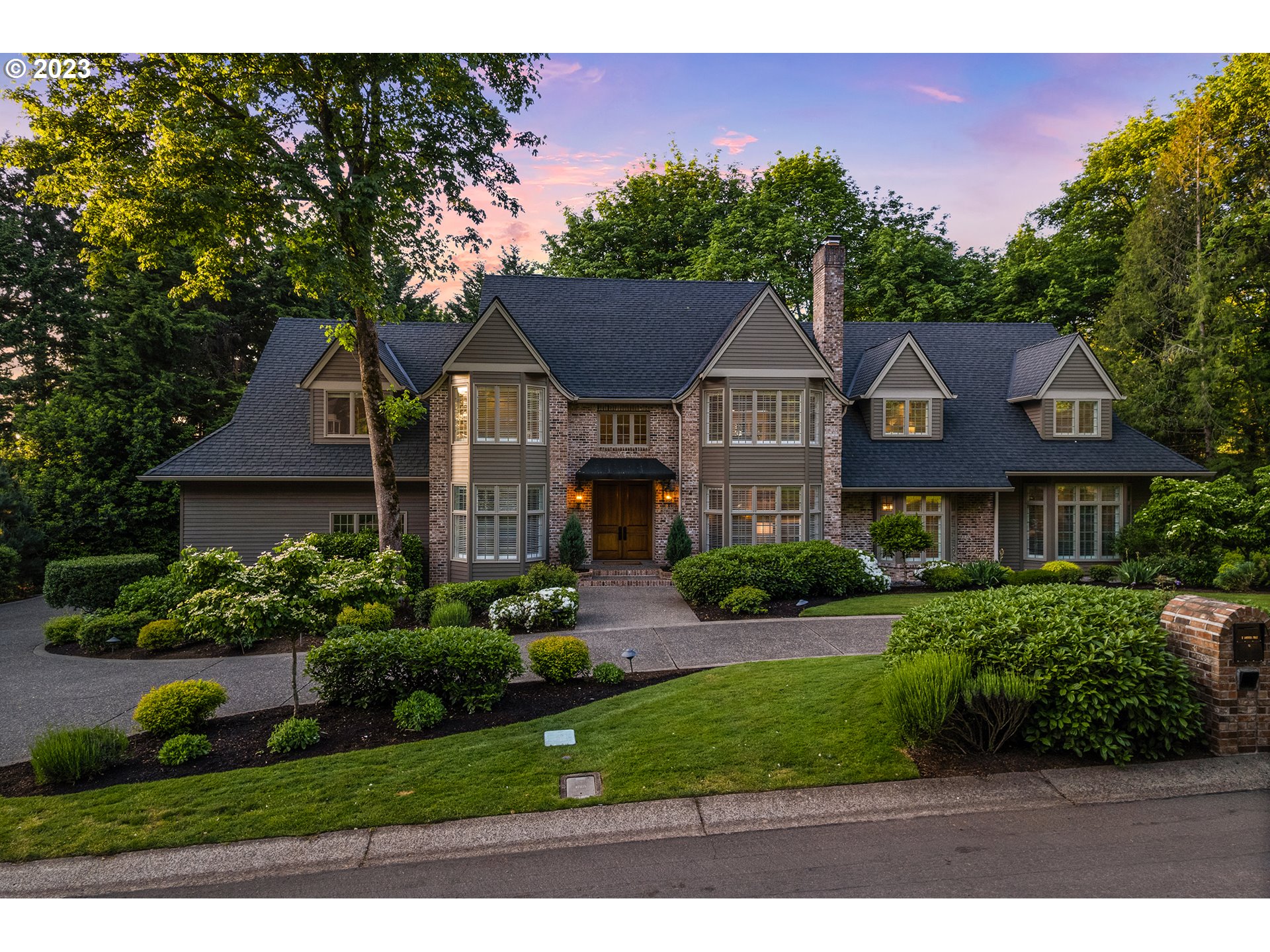 7 DOVER WAY