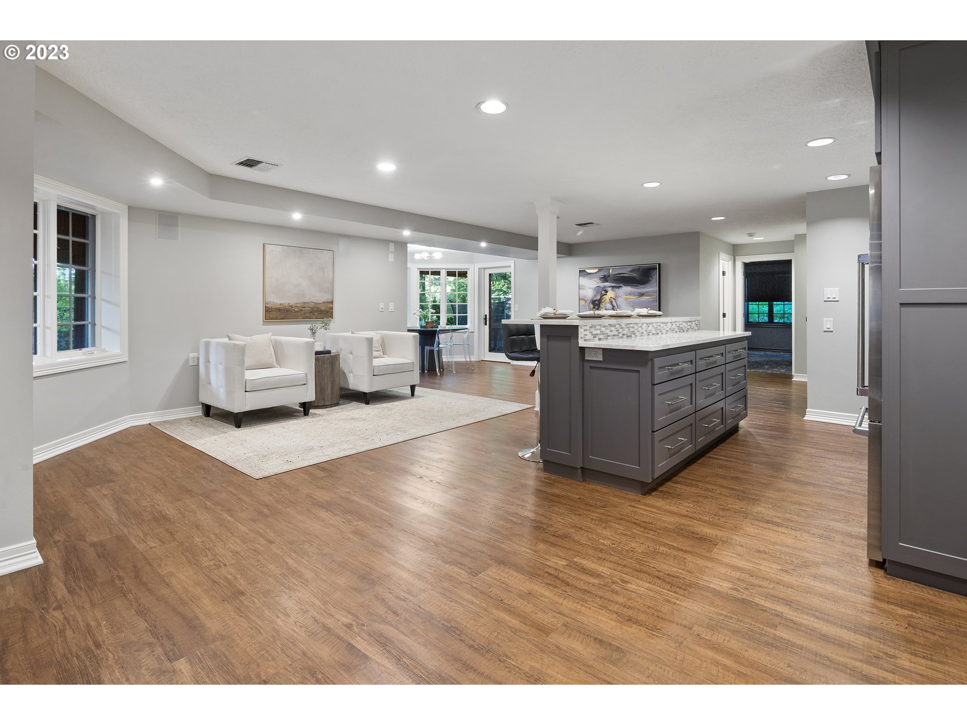 7 DOVER WAY