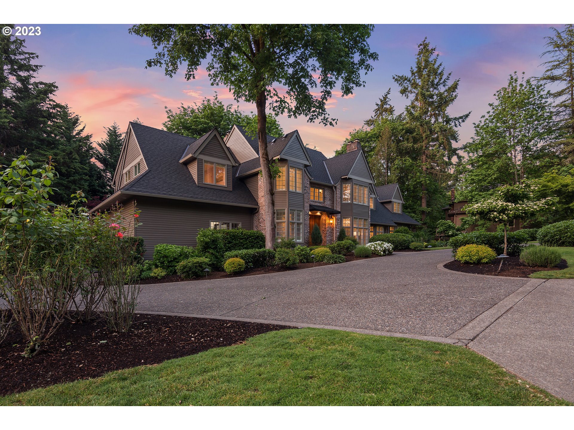 7 DOVER WAY