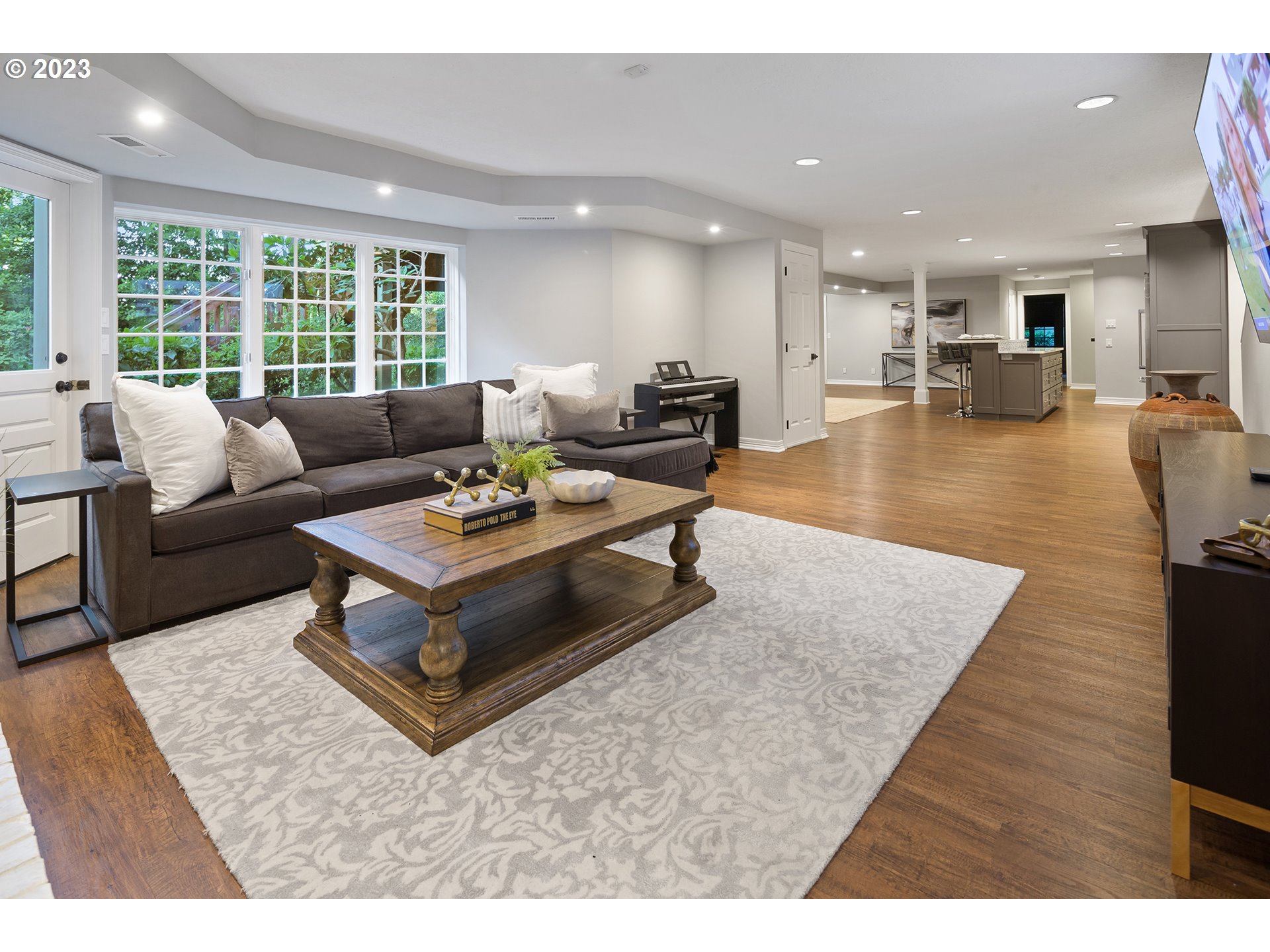 7 DOVER WAY