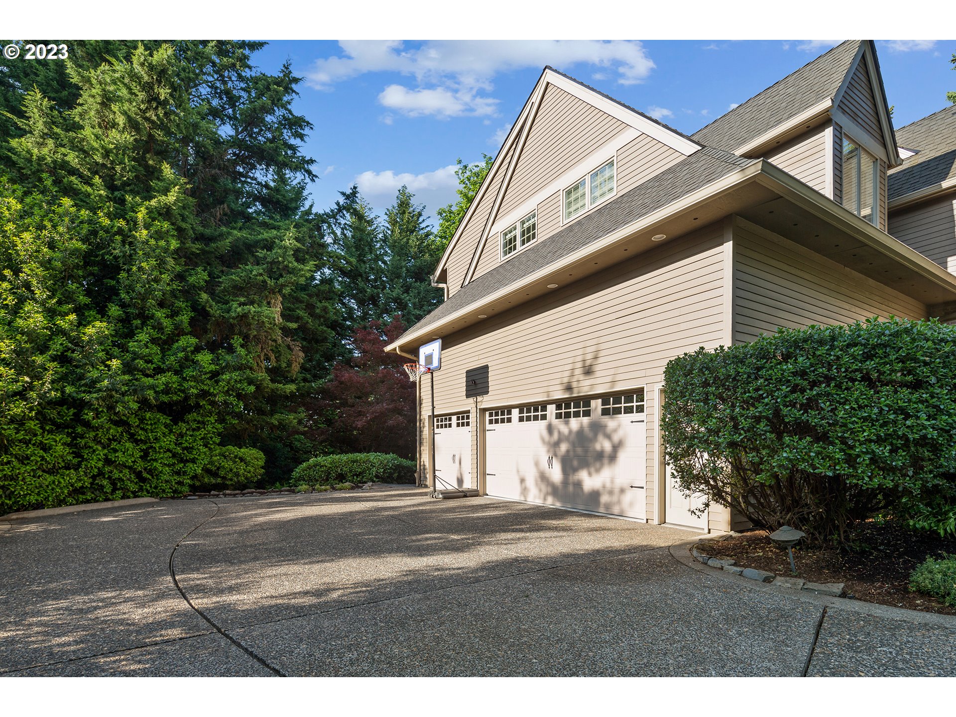 7 DOVER WAY