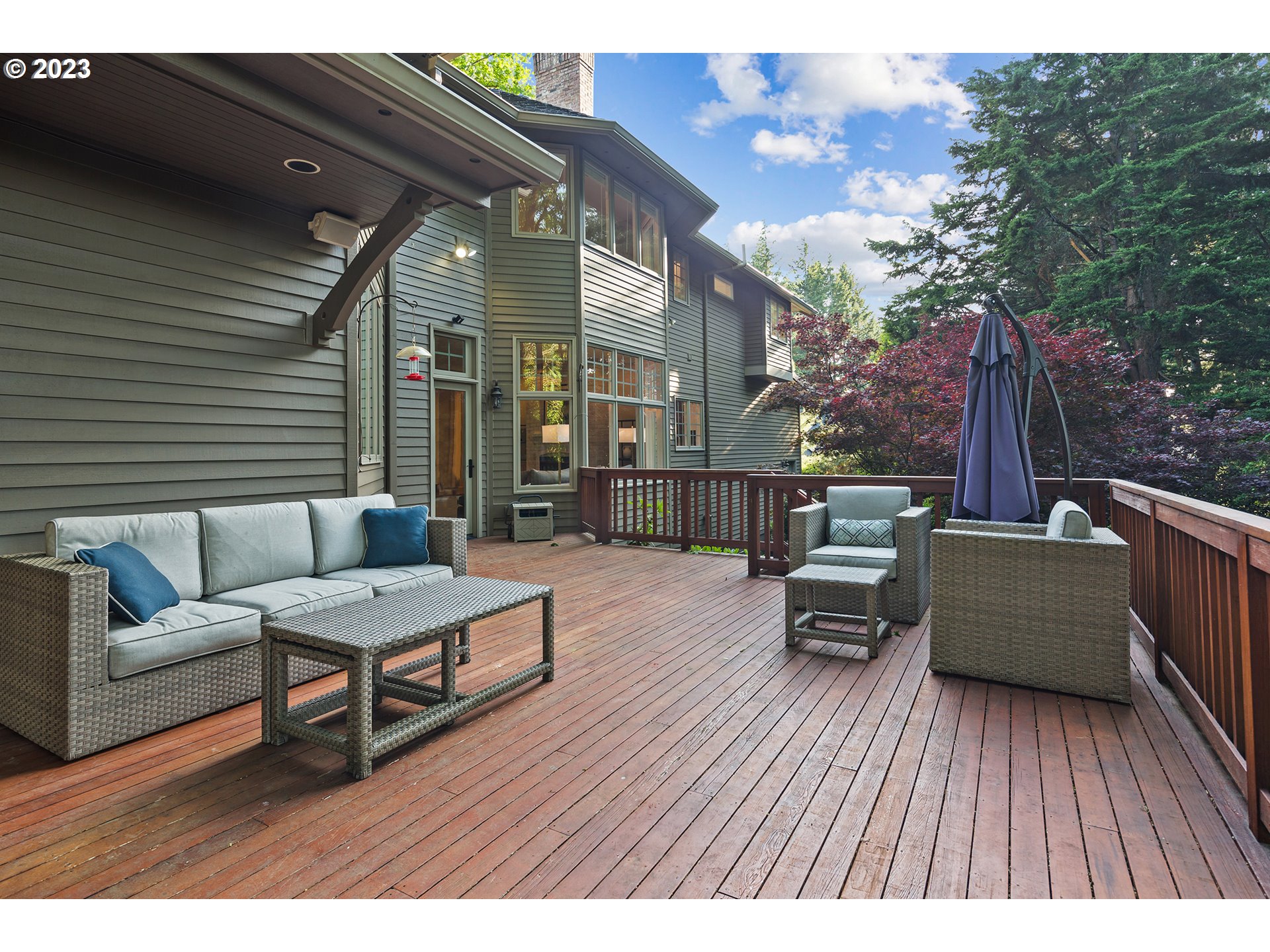 7 DOVER WAY