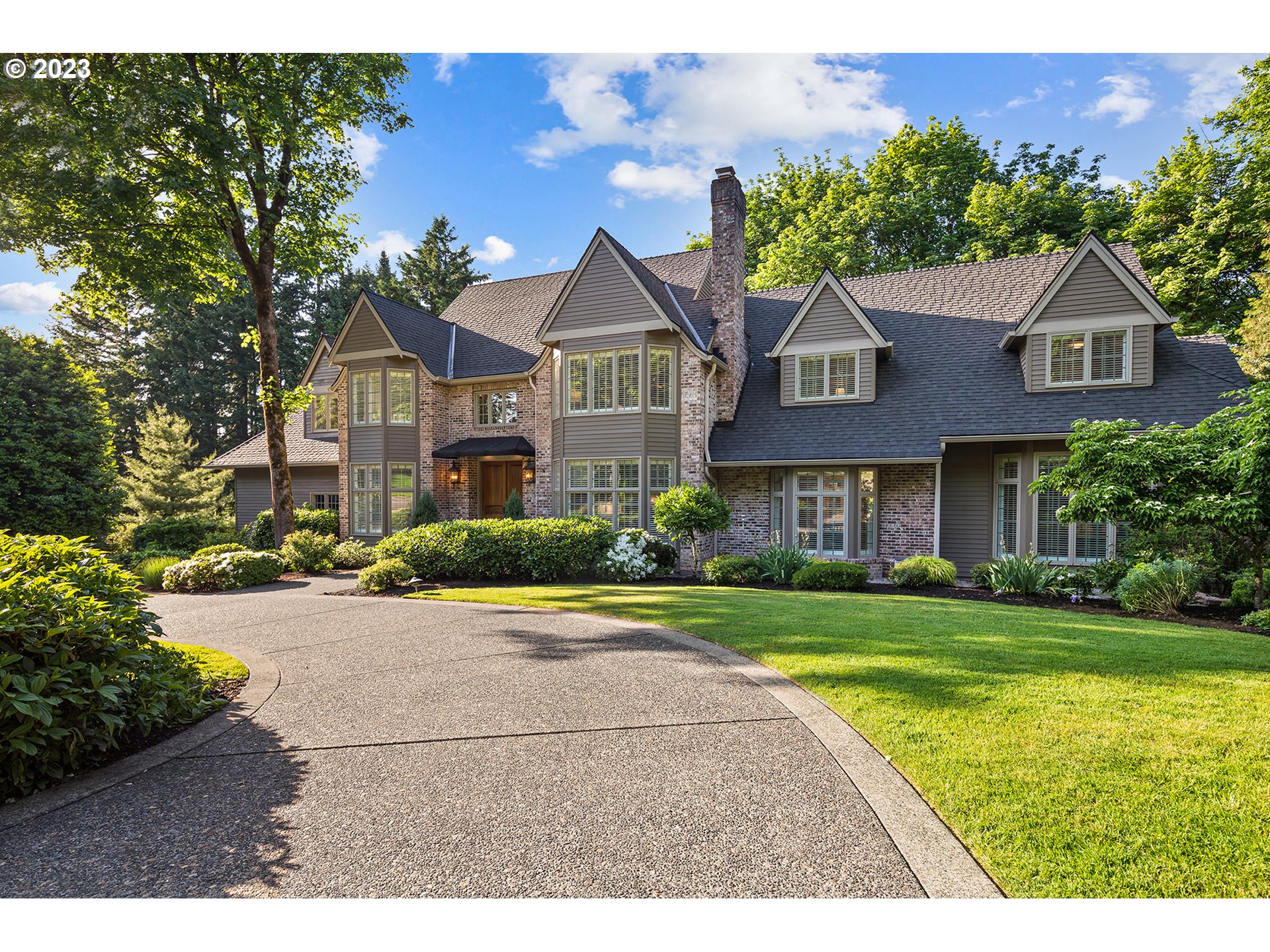 7 DOVER WAY