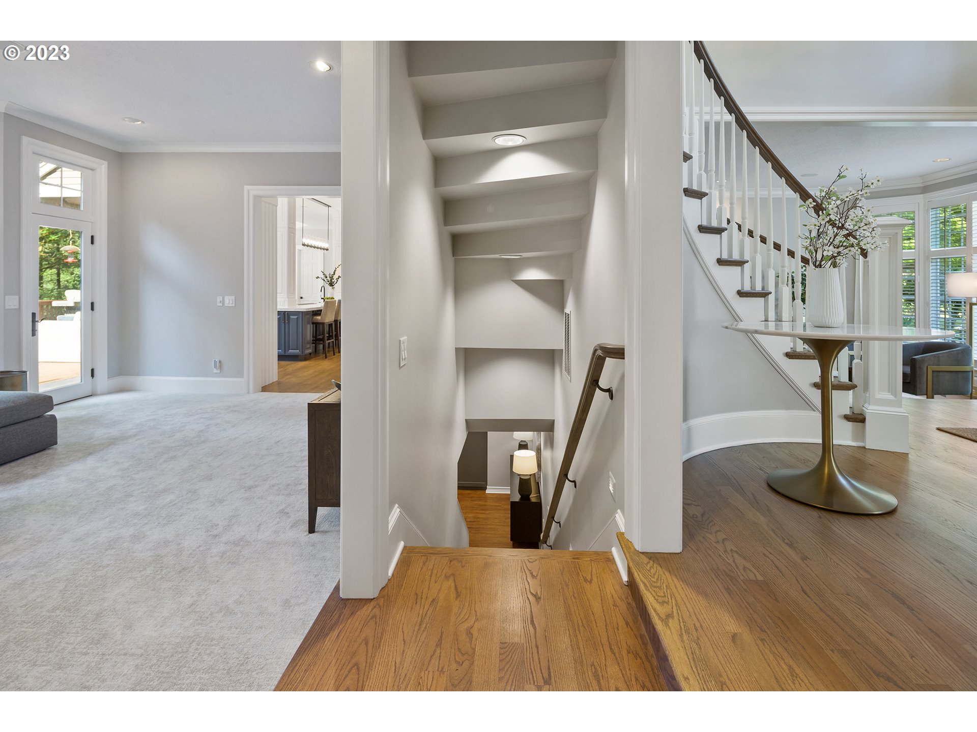 7 DOVER WAY