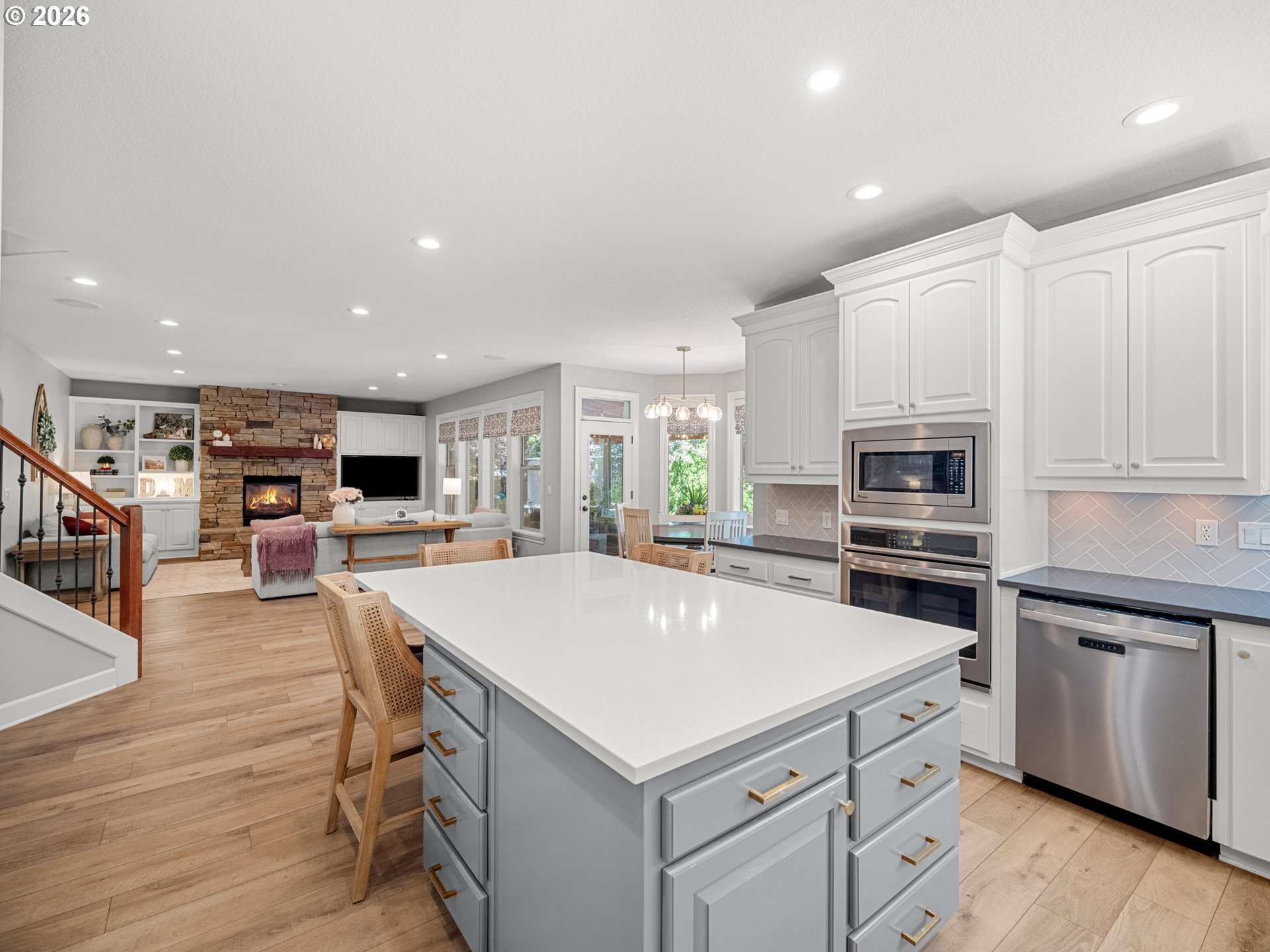 1088 DOLLAR ST