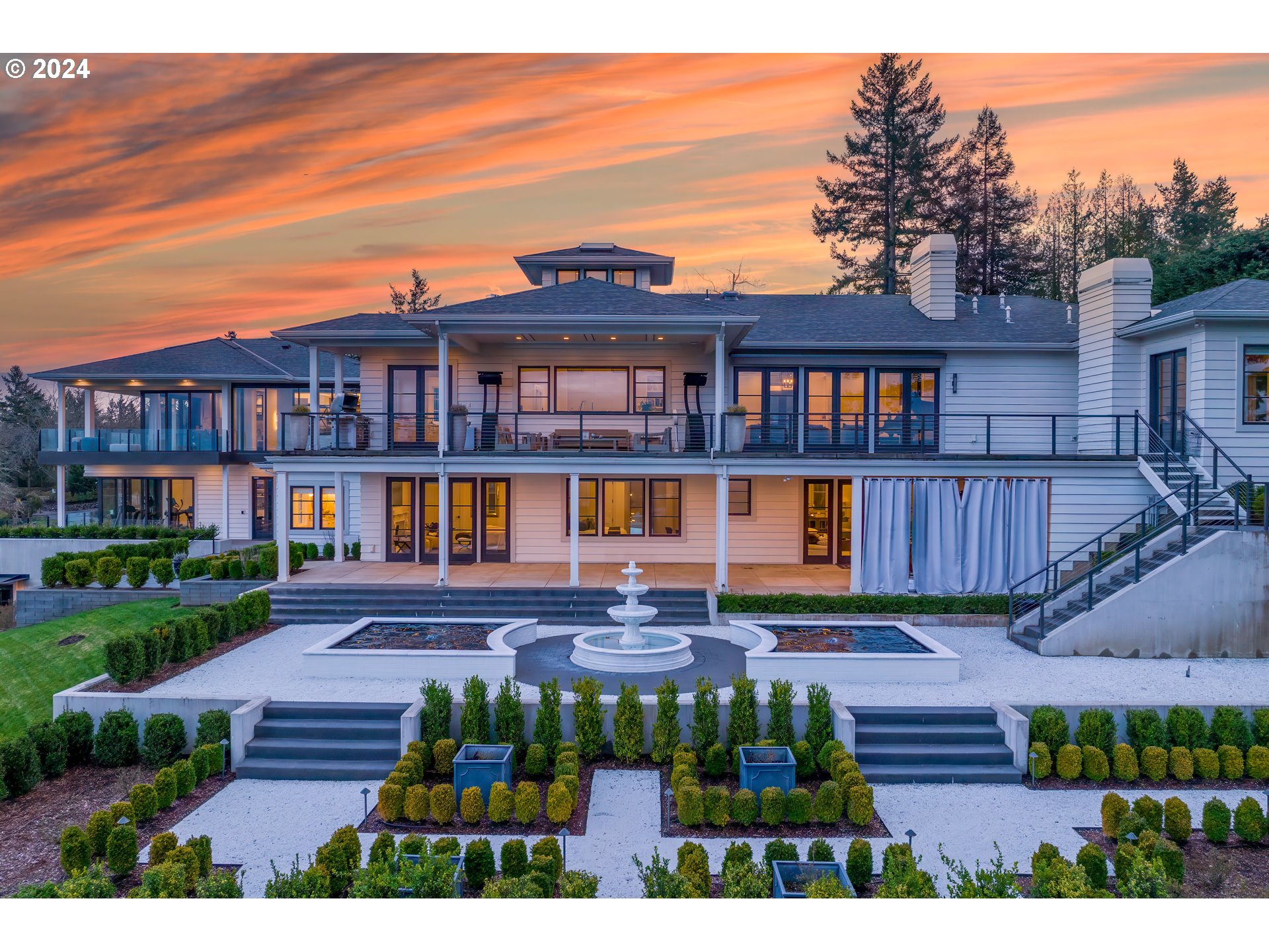 1415 SKYLAND DR