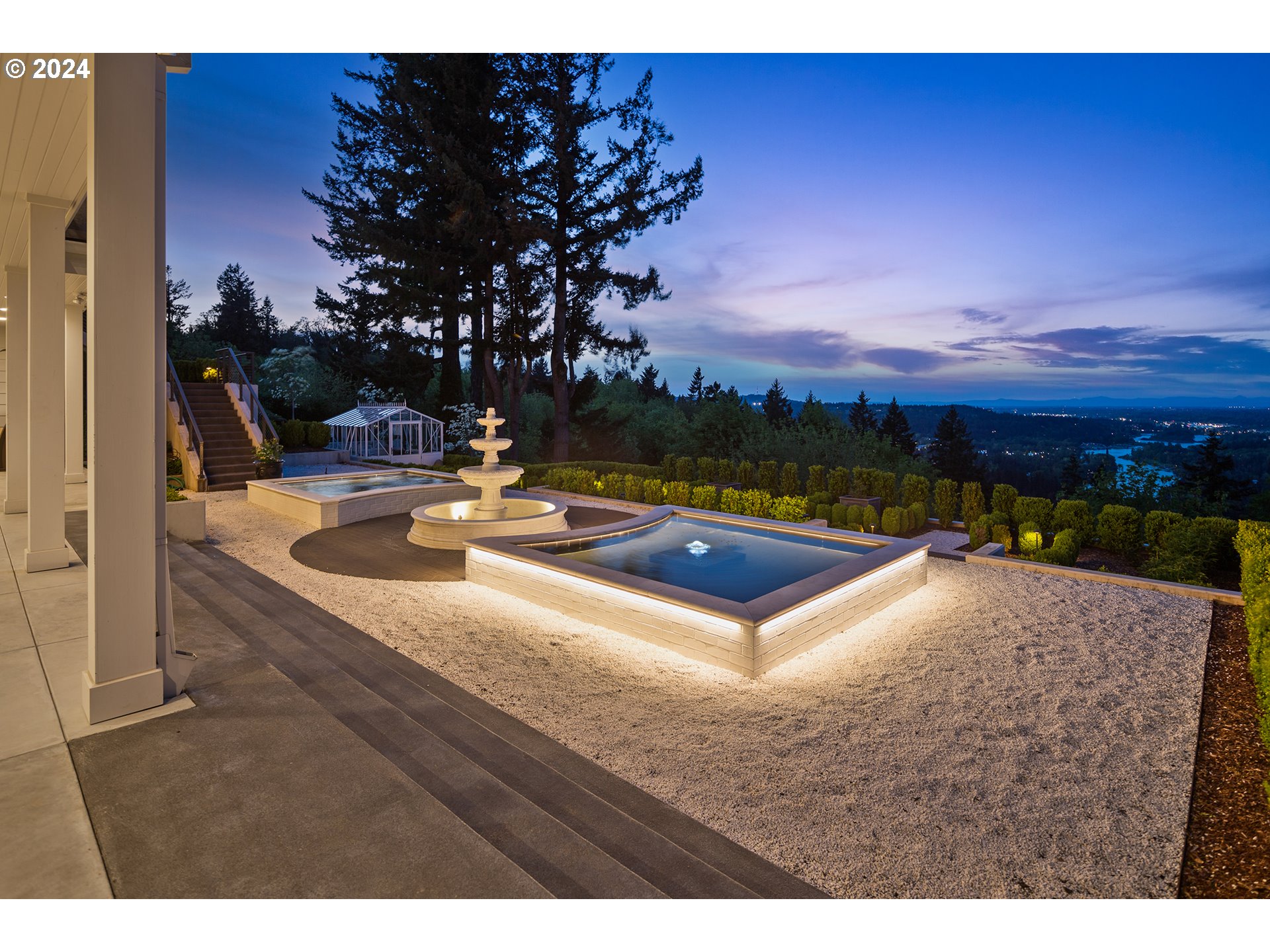 1415 SKYLAND DR