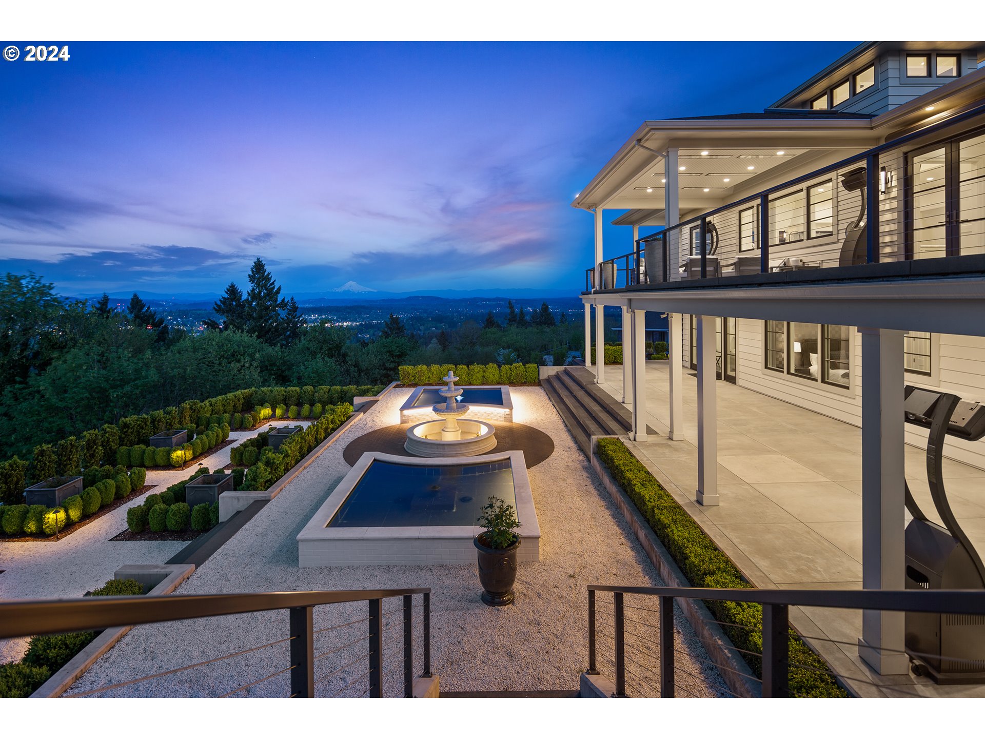 1415 SKYLAND DR