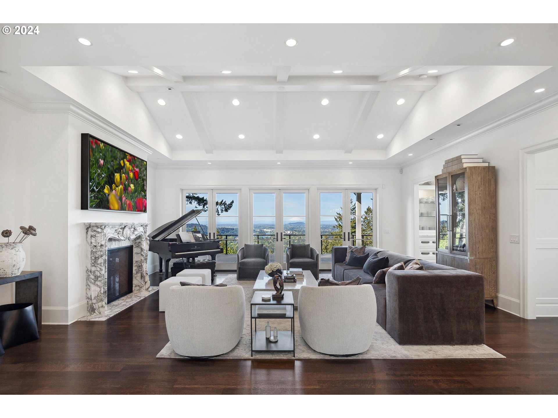 1415 SKYLAND DR