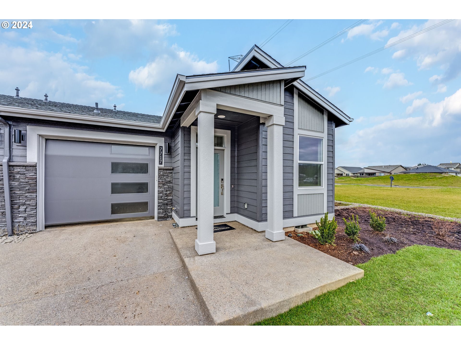 7717 SE Lumberton ST