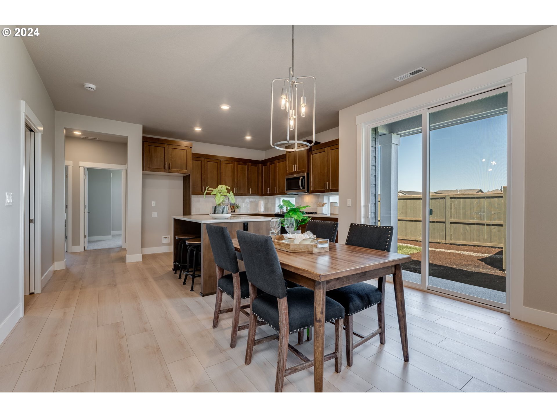 7717 SE Lumberton ST