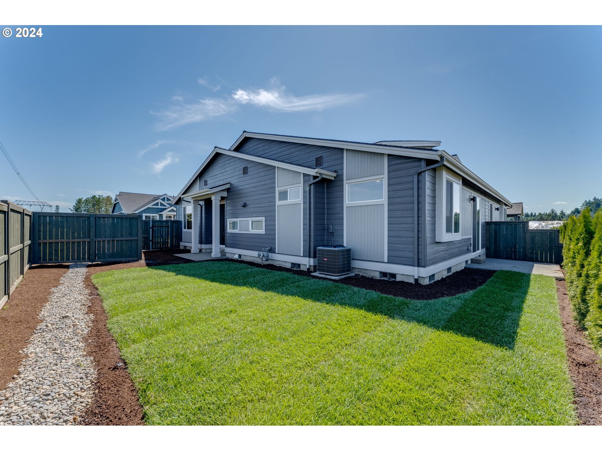 7717 SE Lumberton ST