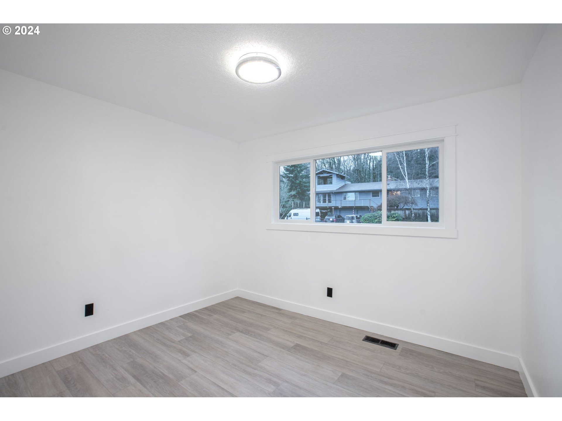 9358 SE SUN CREST DR