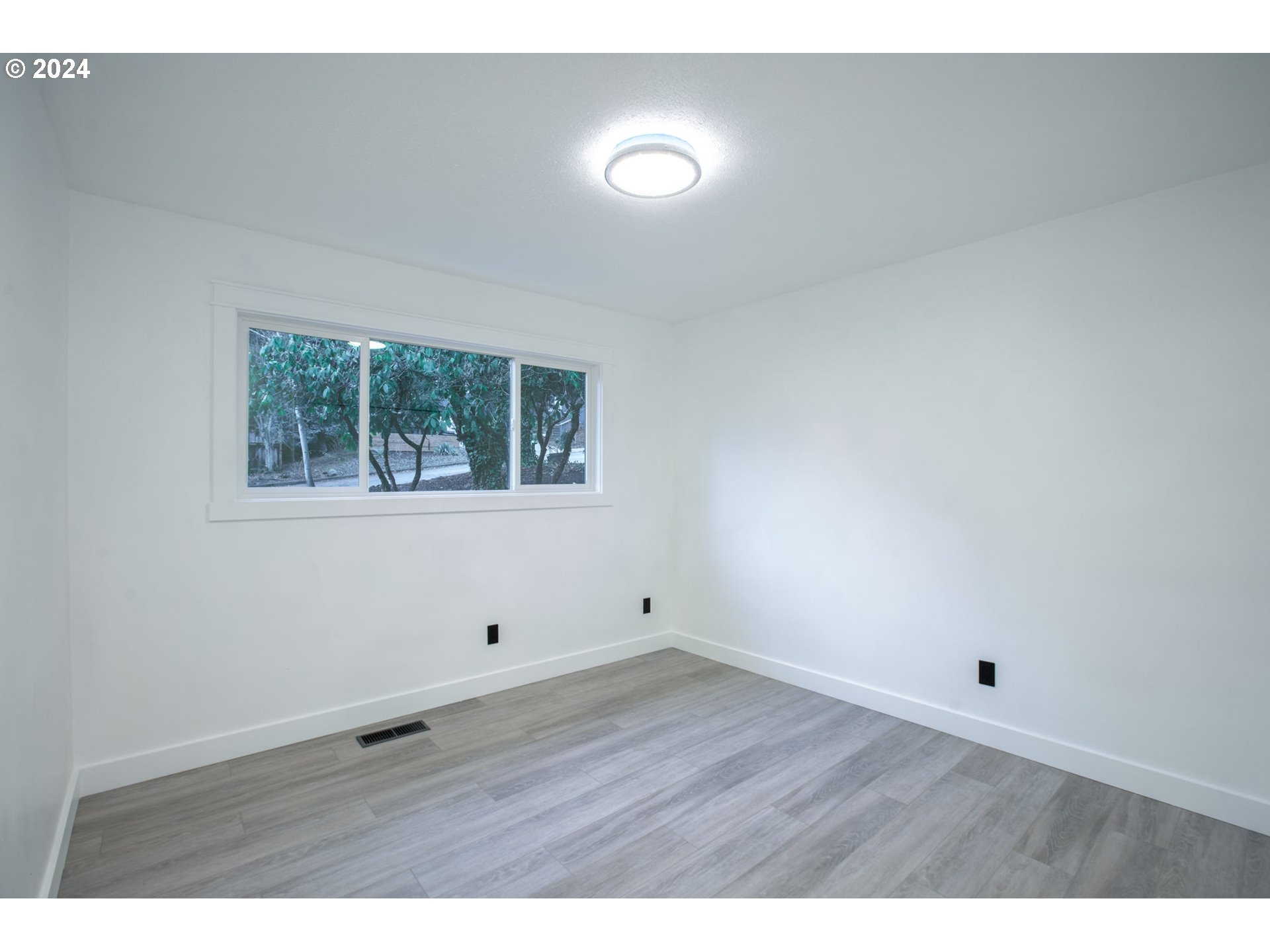 9358 SE SUN CREST DR