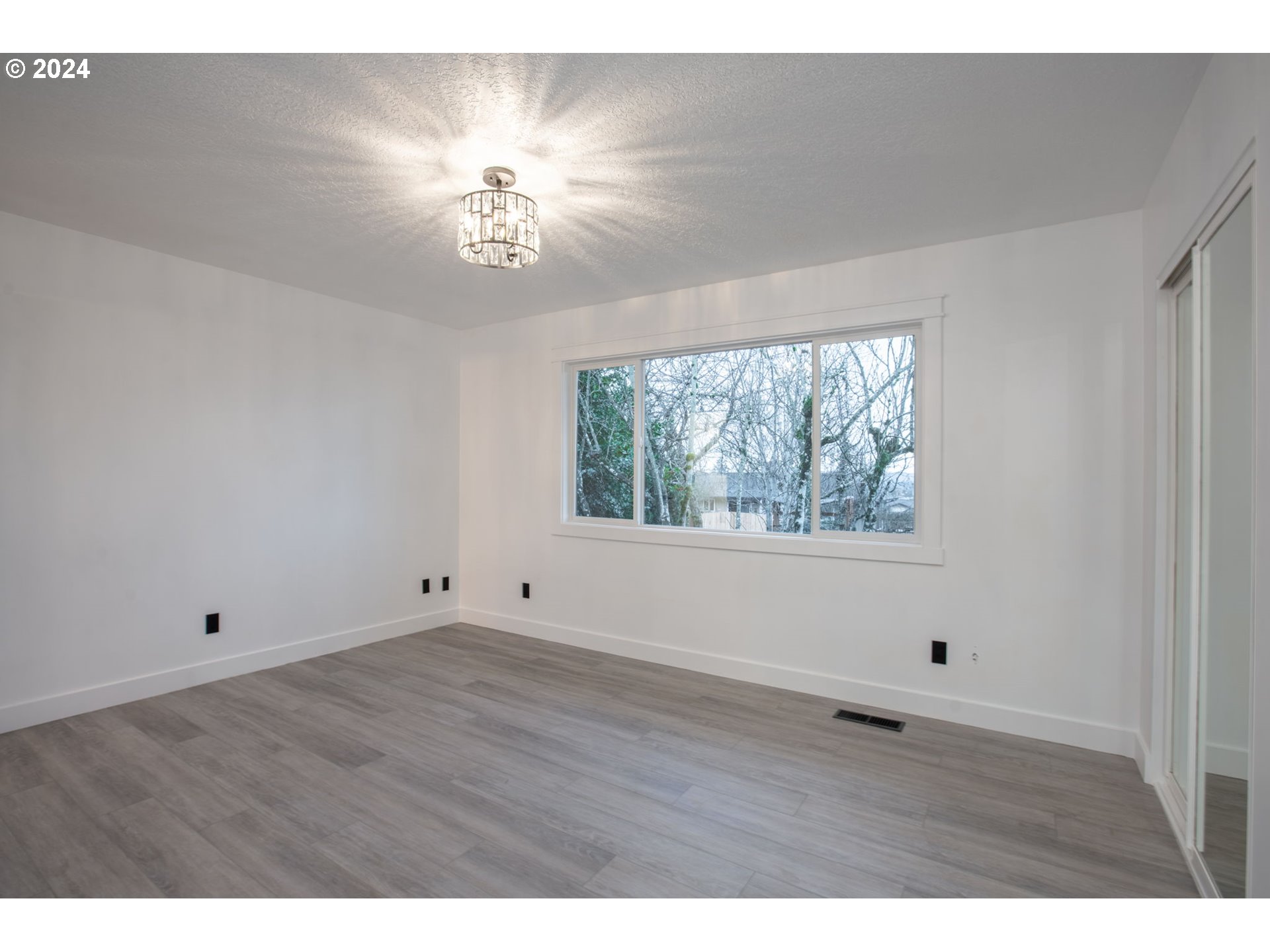 9358 SE SUN CREST DR