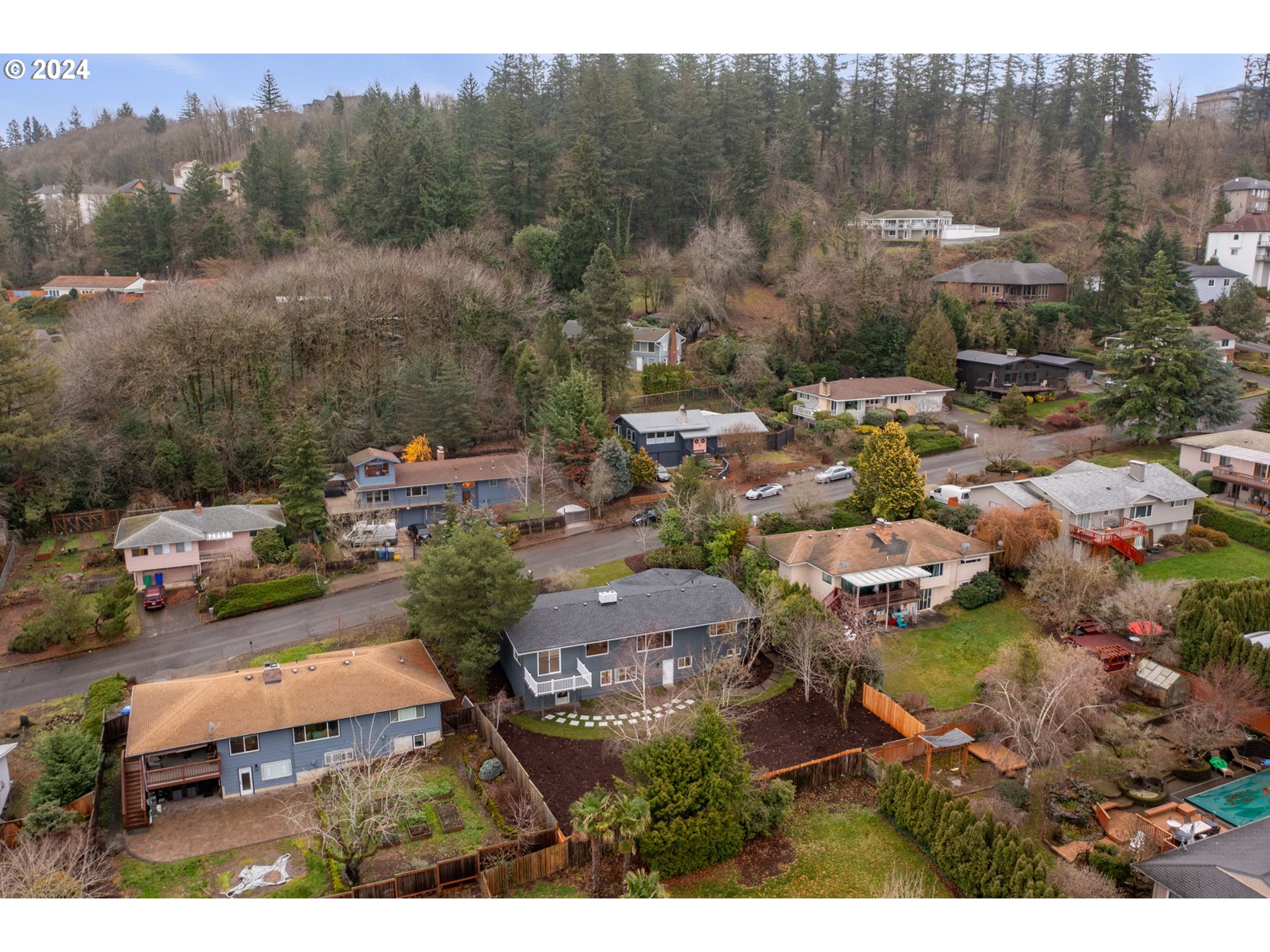 9358 SE SUN CREST DR