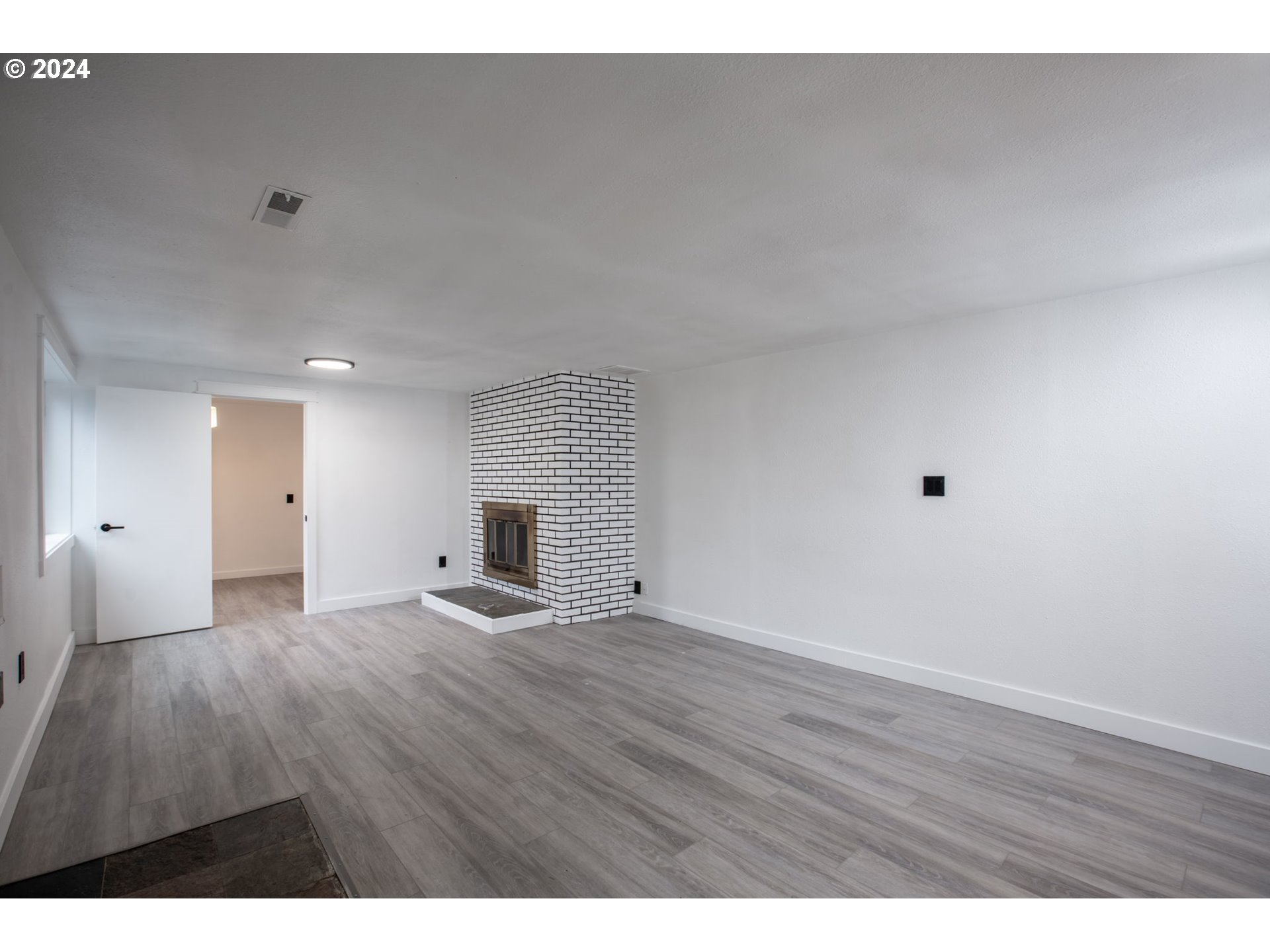 9358 SE SUN CREST DR