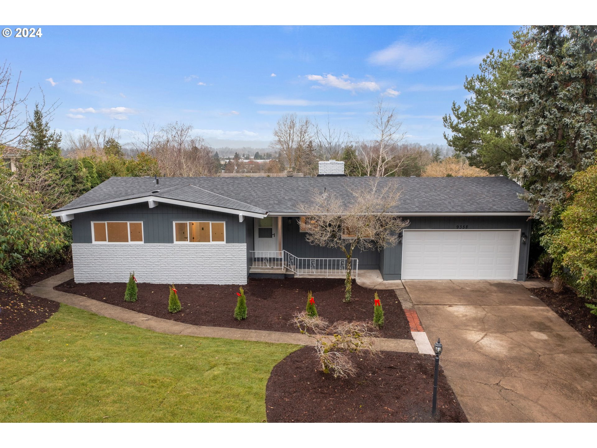 9358 SE SUN CREST DR