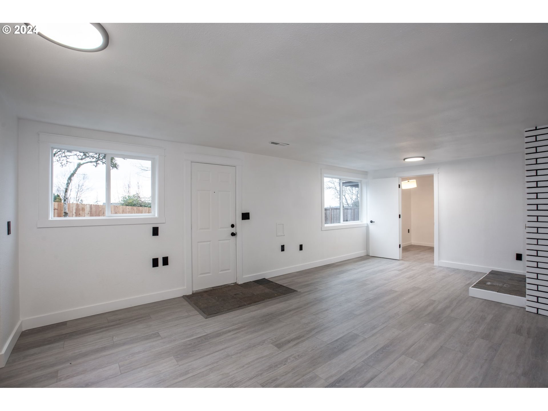 9358 SE SUN CREST DR