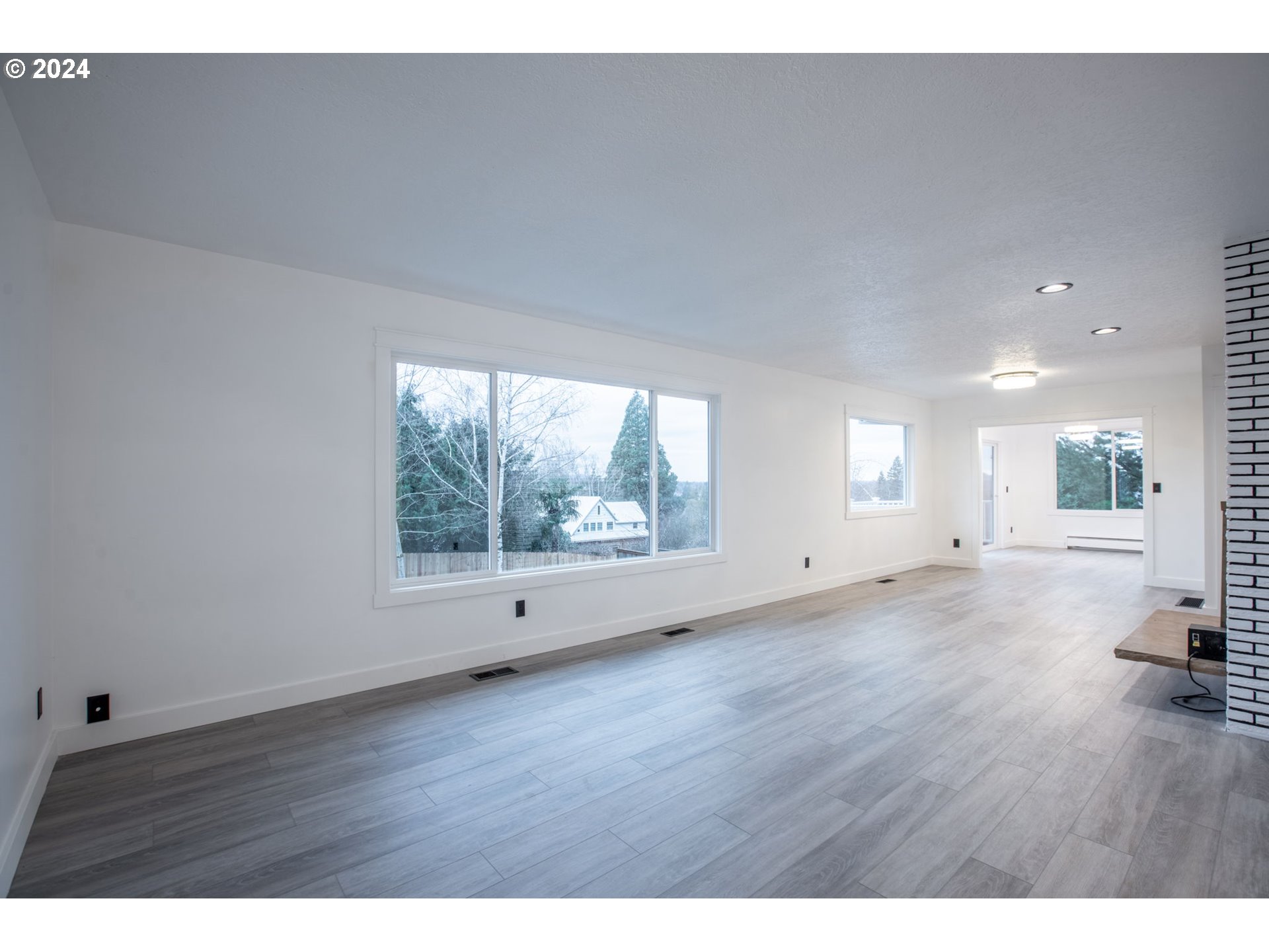 9358 SE SUN CREST DR