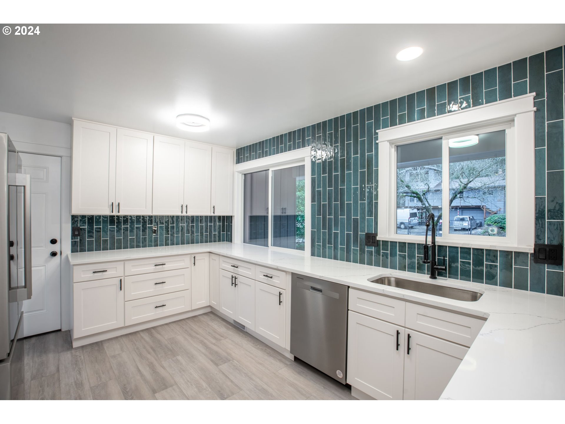 9358 SE SUN CREST DR