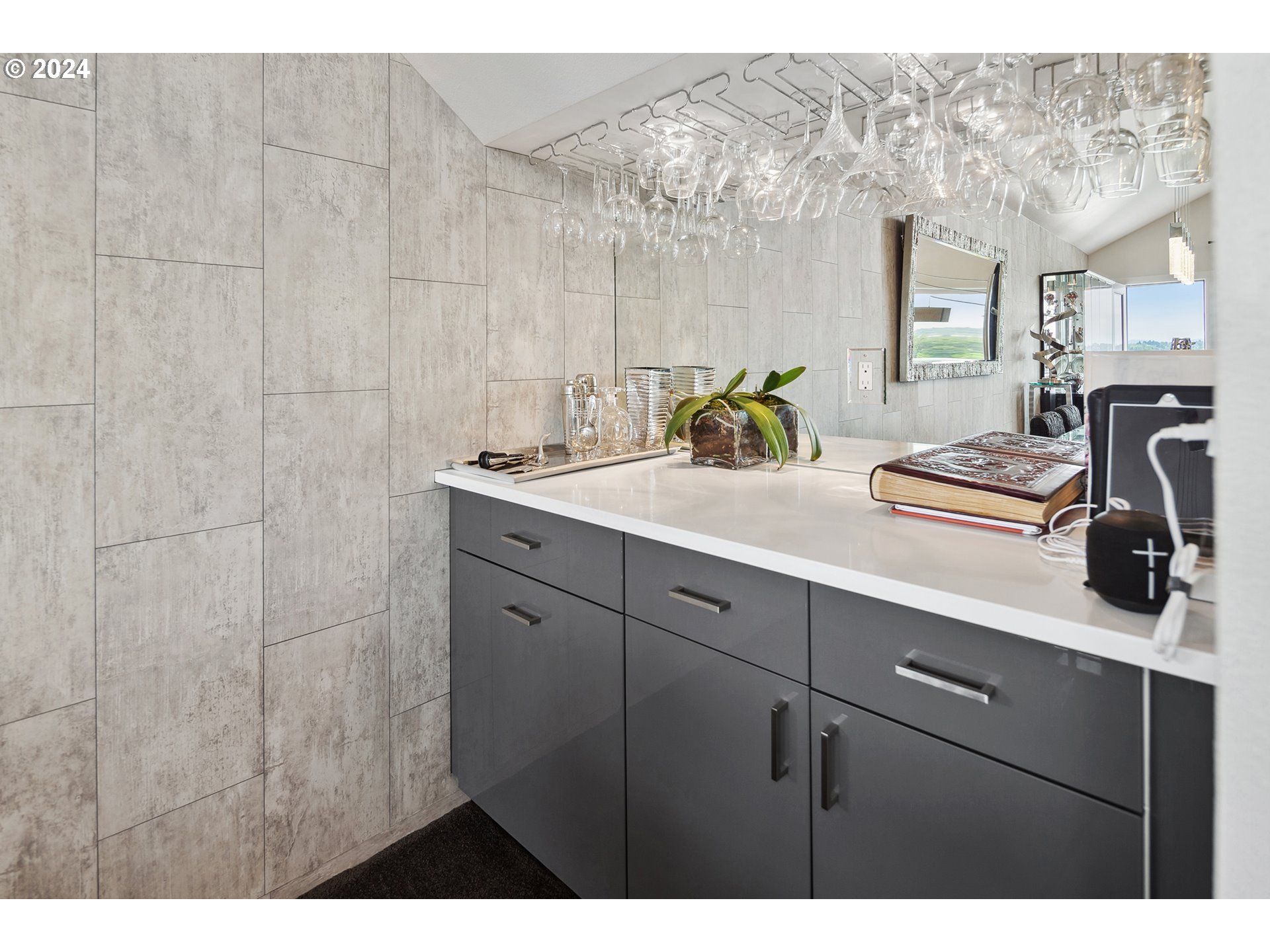 5427 SW VIEW POINT TER