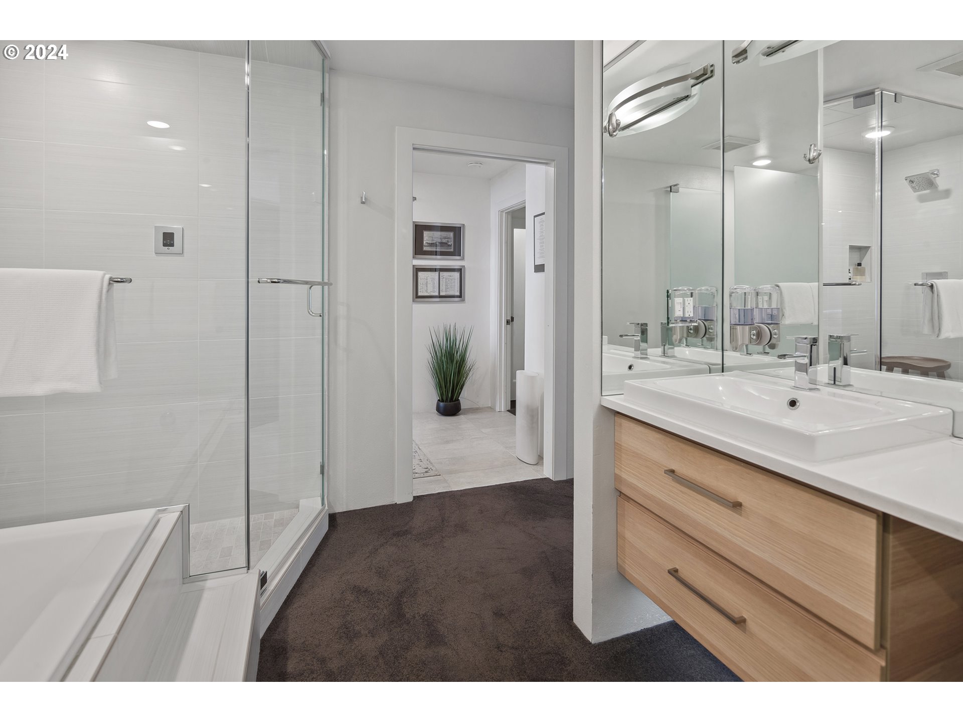 5427 SW VIEW POINT TER