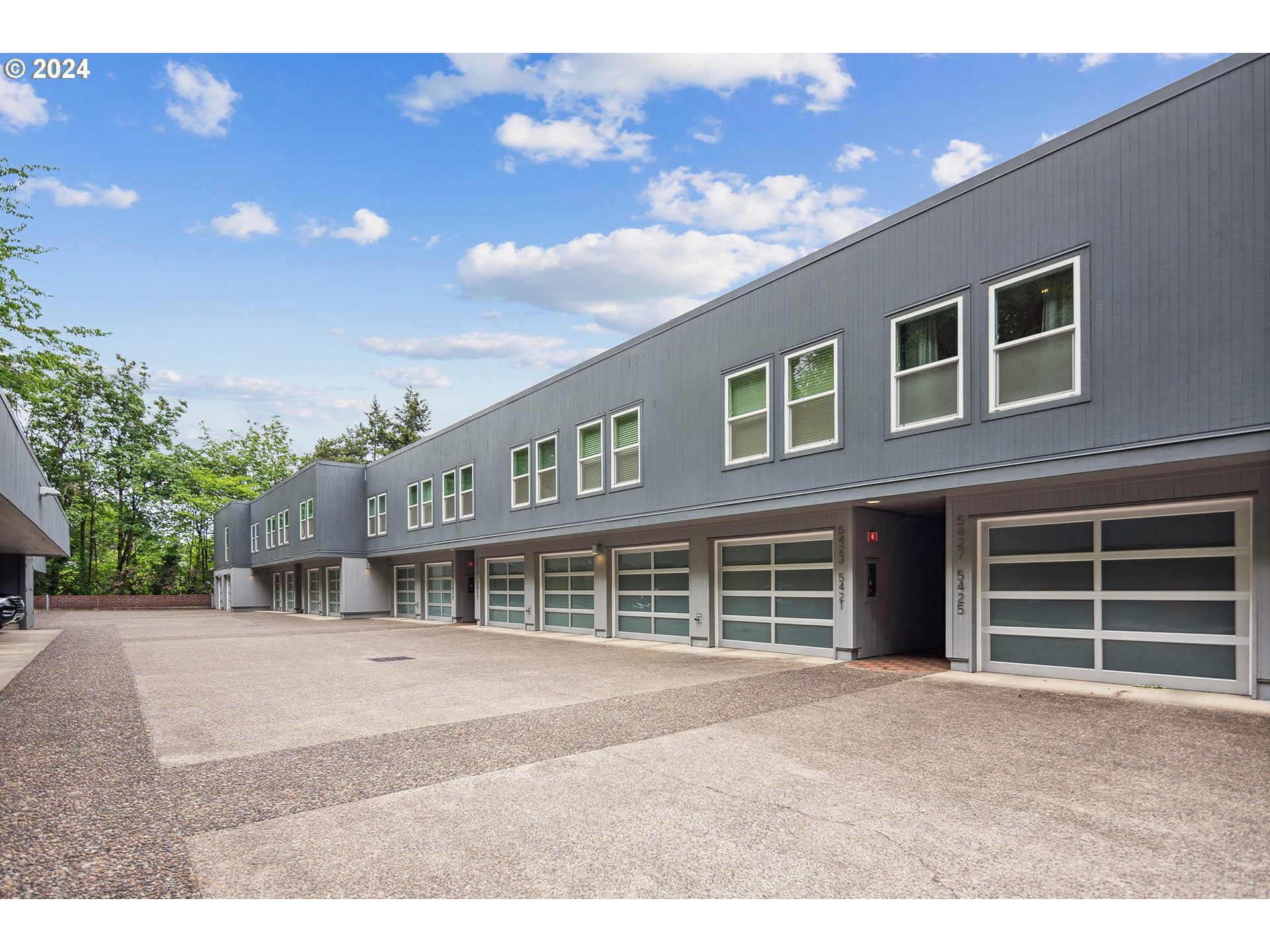 5427 SW VIEW POINT TER