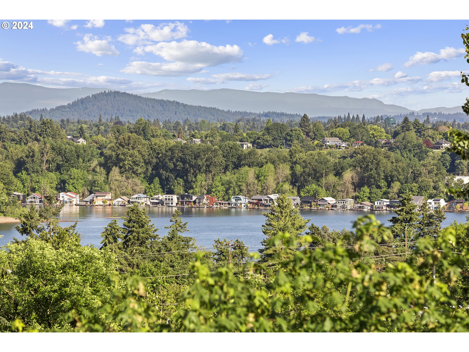 5427 SW VIEW POINT TER