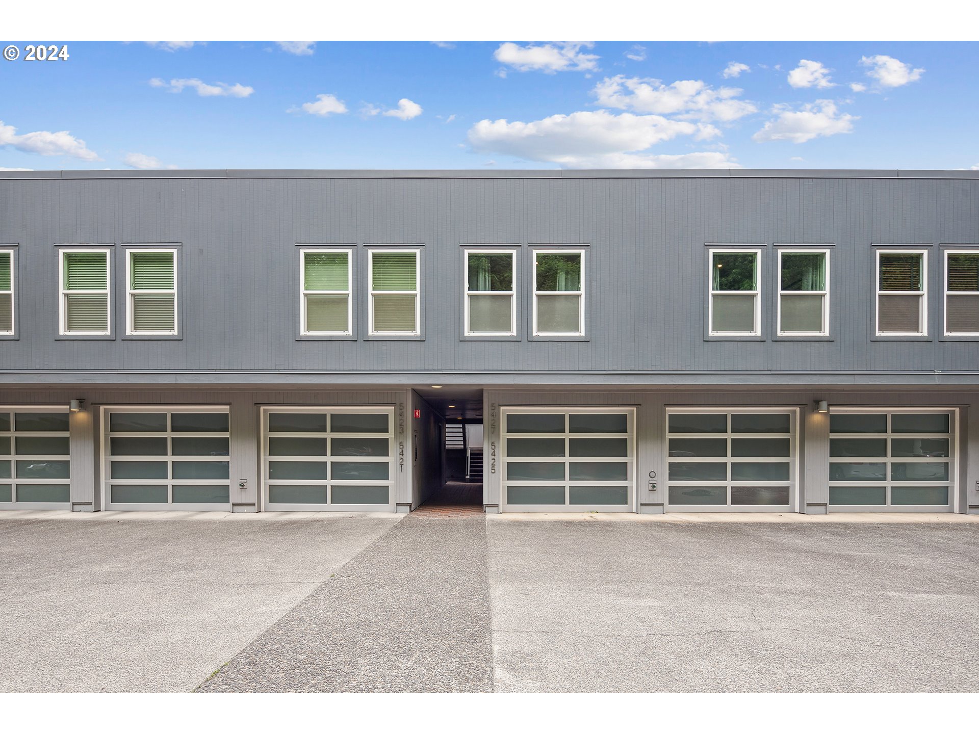 5427 SW VIEW POINT TER