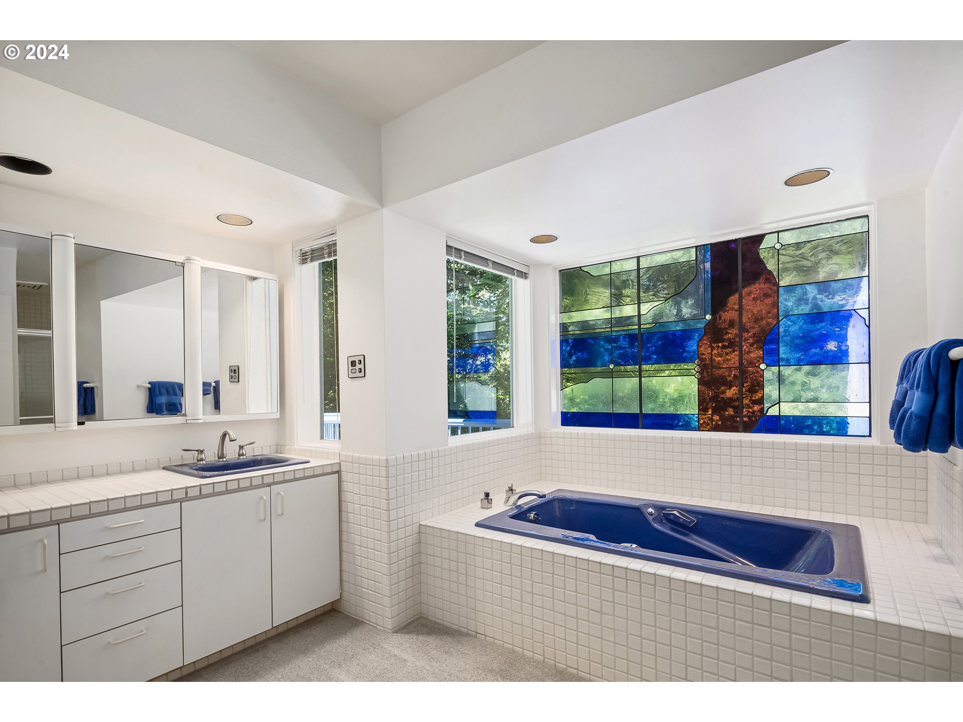 2275 SW MAYFIELD AVE