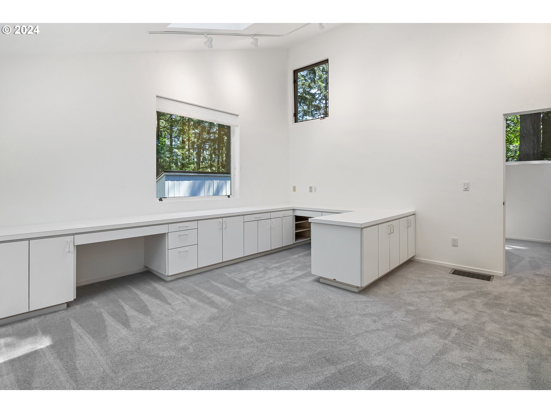 2275 SW MAYFIELD AVE