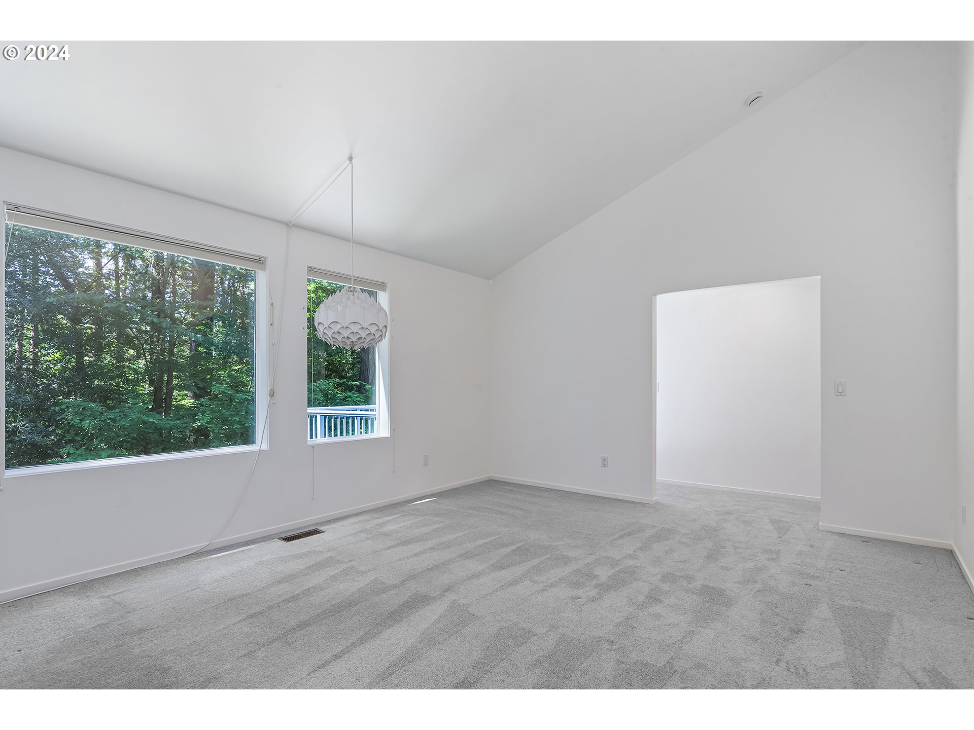 2275 SW MAYFIELD AVE