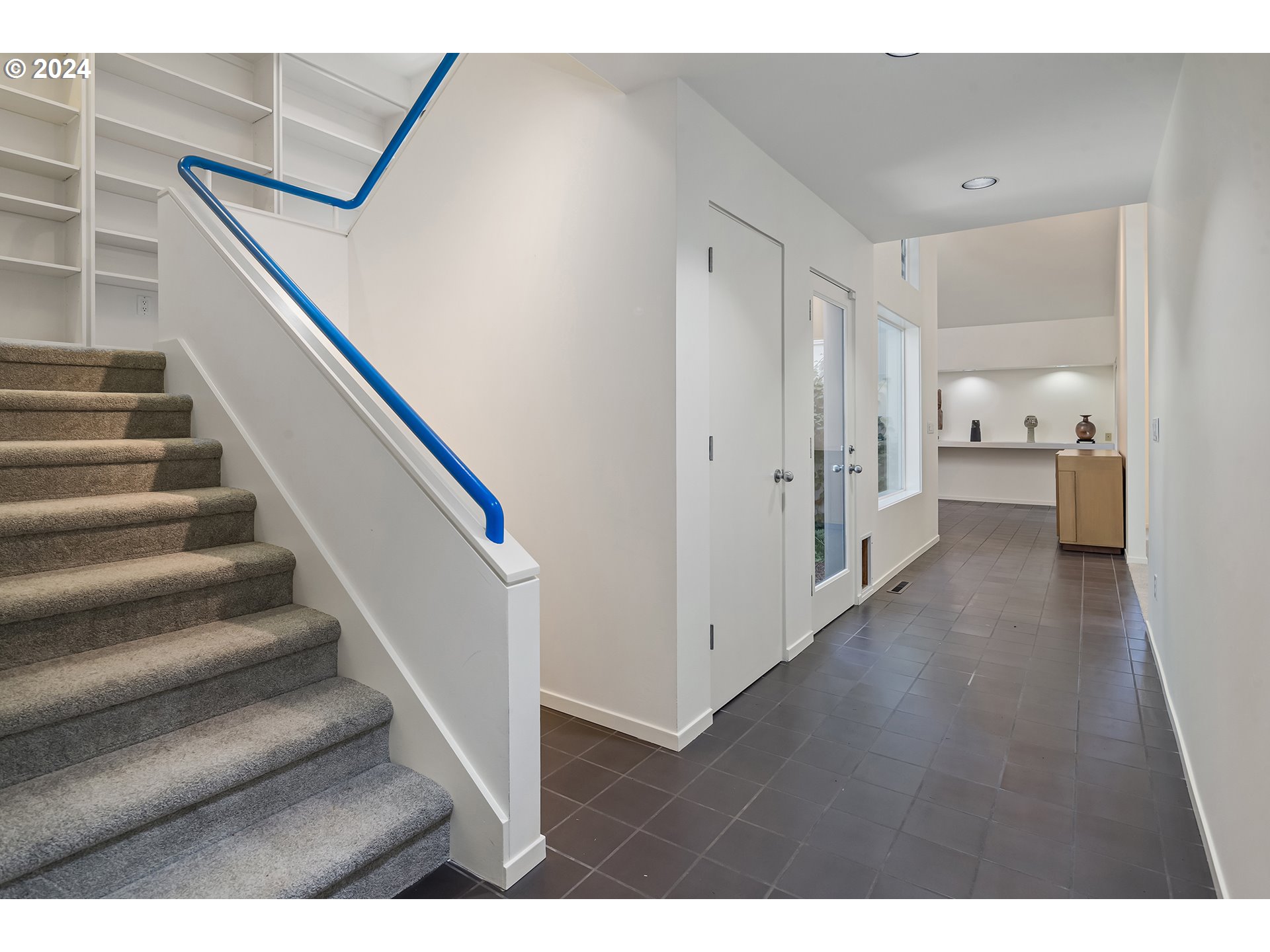 2275 SW MAYFIELD AVE