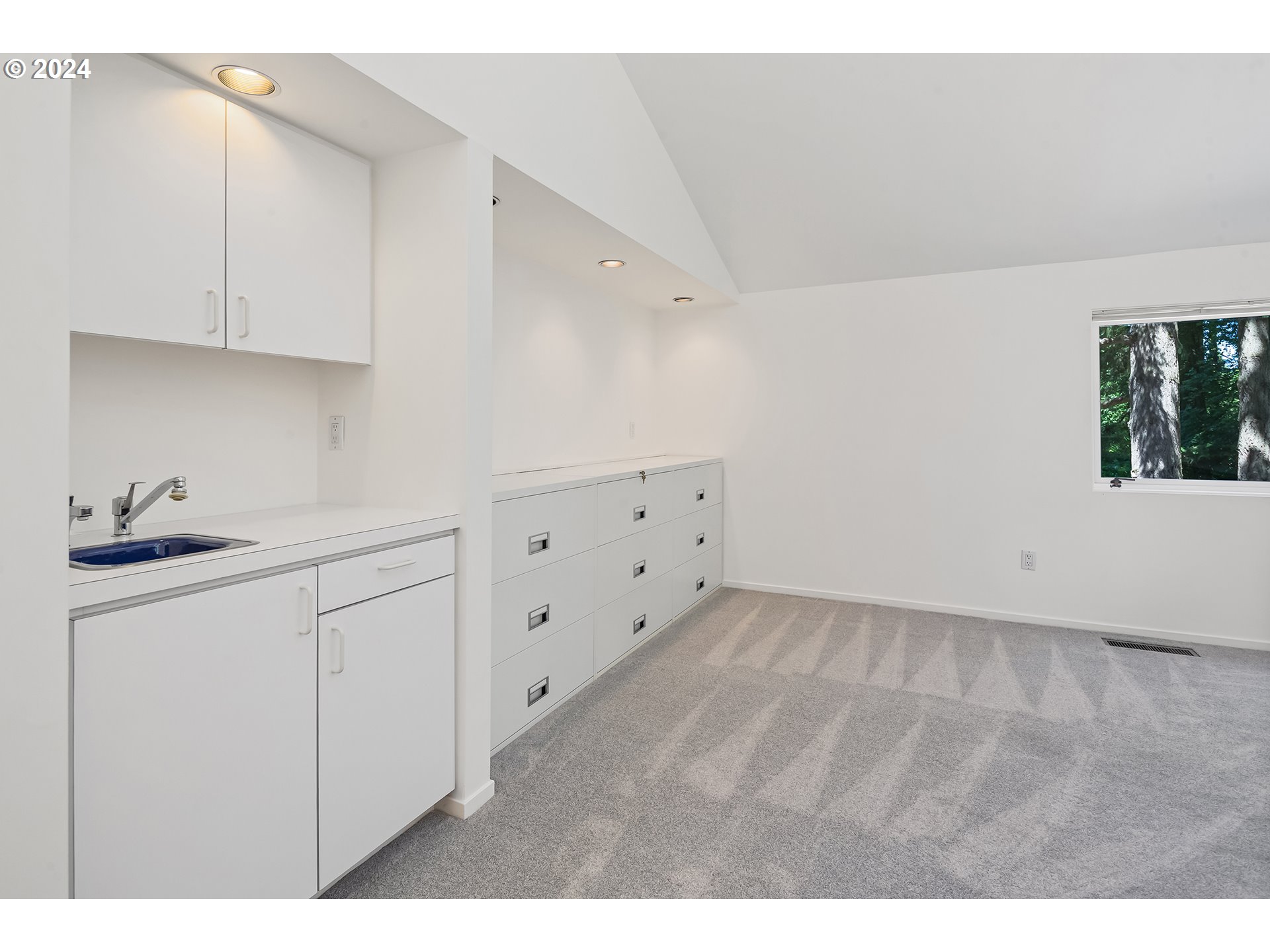 2275 SW MAYFIELD AVE