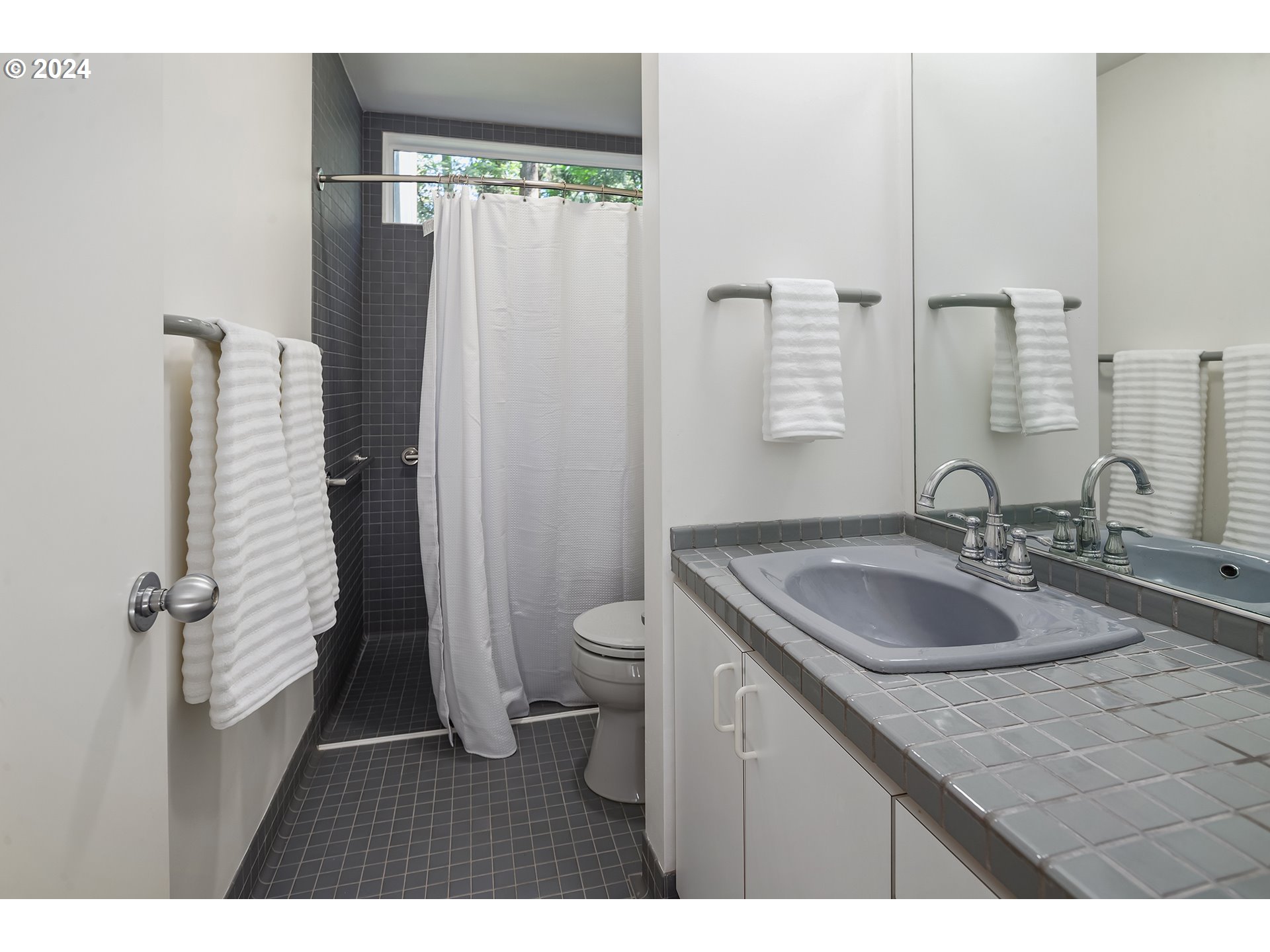 2275 SW MAYFIELD AVE