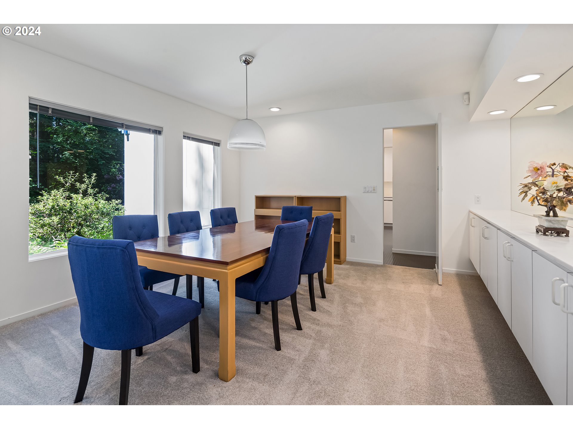 2275 SW MAYFIELD AVE