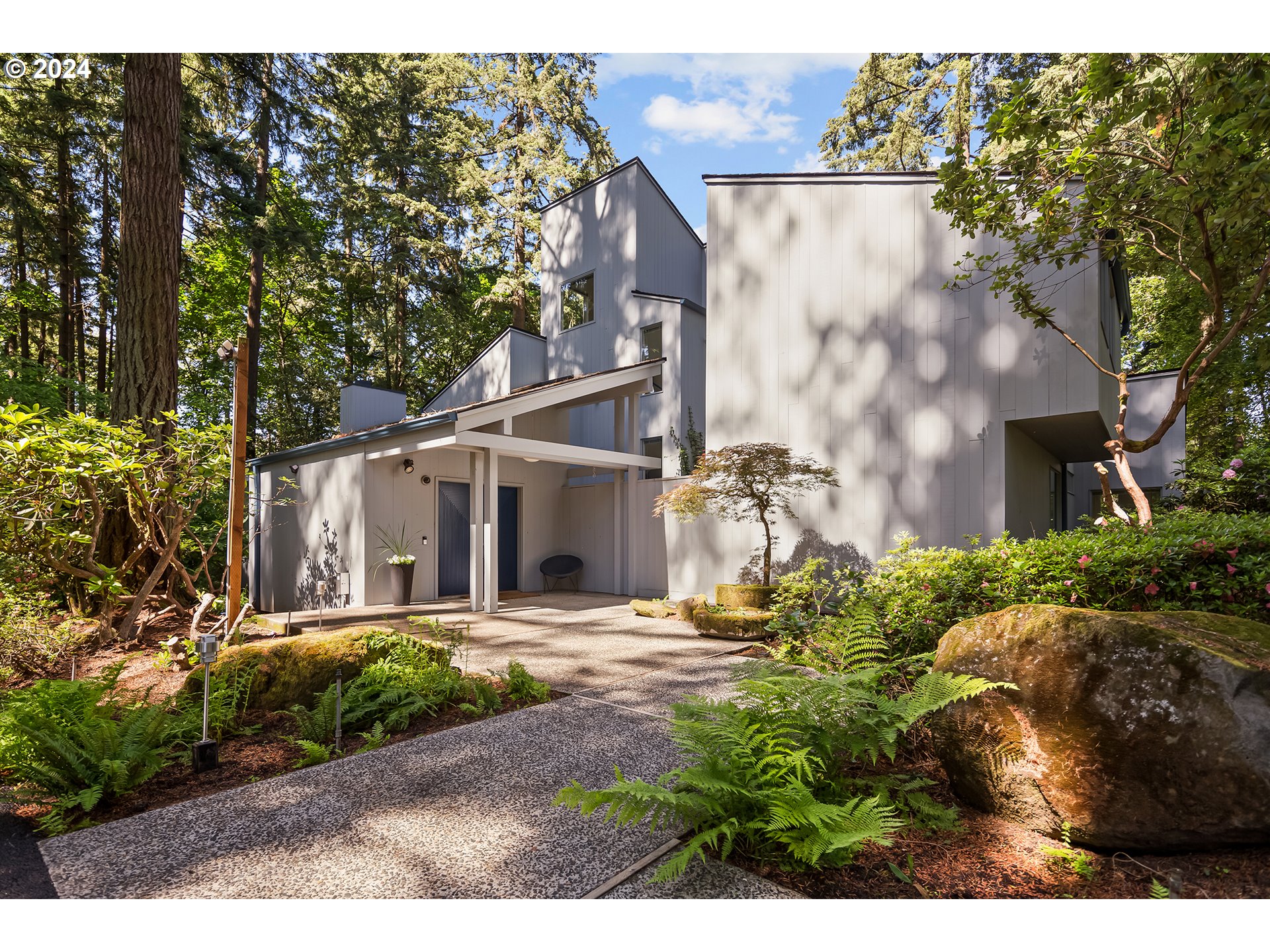 2275 SW MAYFIELD AVE