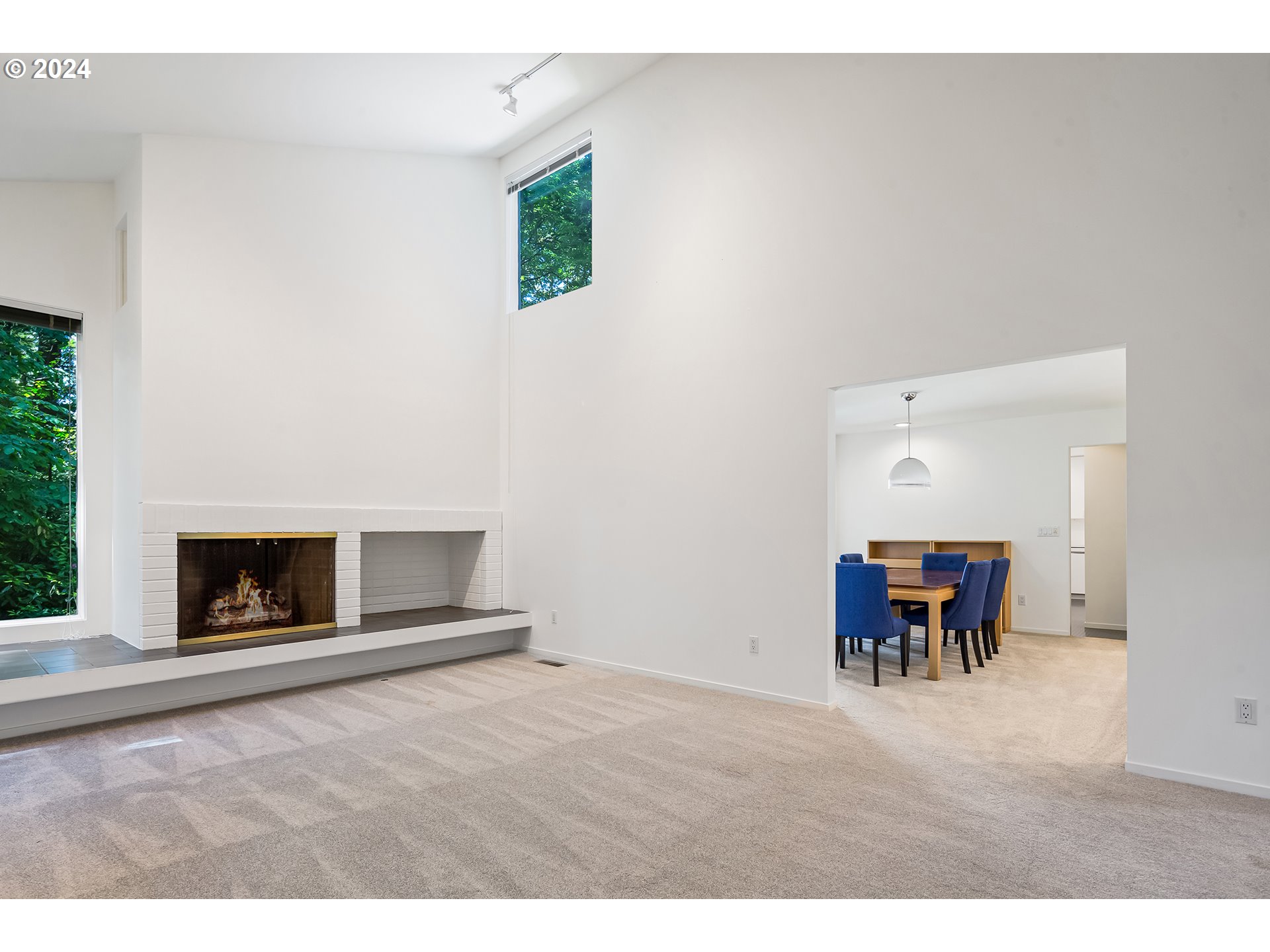 2275 SW MAYFIELD AVE