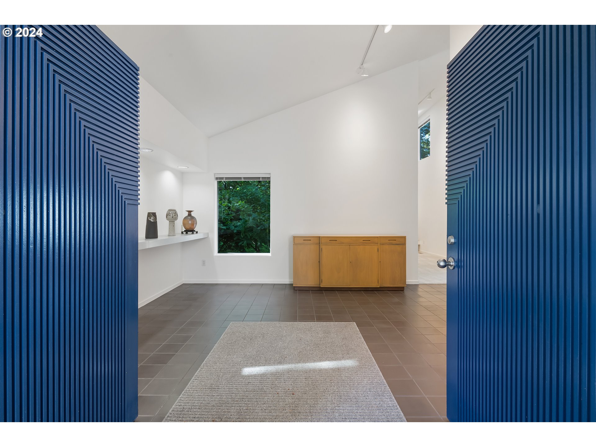 2275 SW MAYFIELD AVE